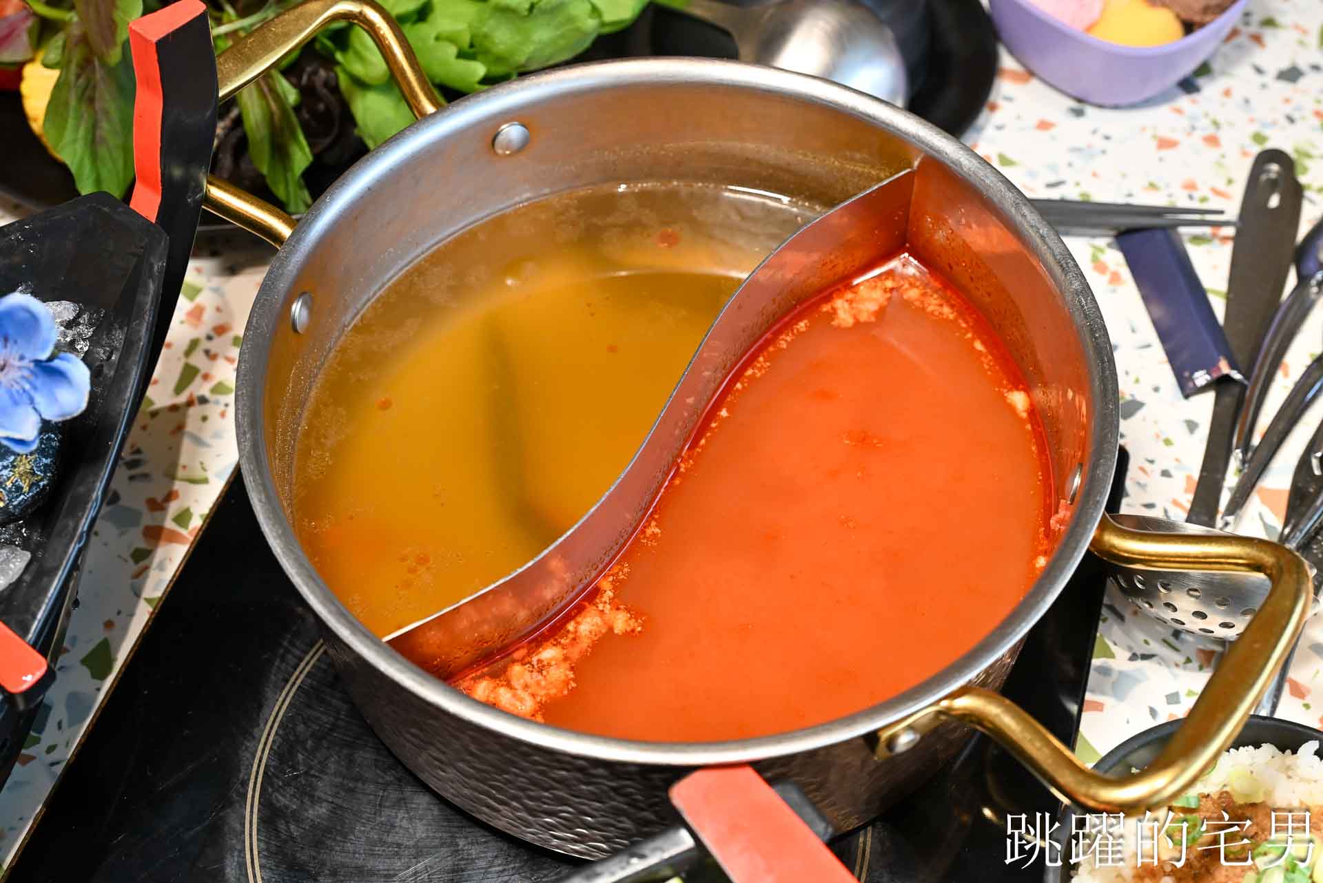 [花蓮火鍋推薦]極禾鍋物職人花蓮旗艦店: 龍蝦海鮮拼盤超霸氣！空間質感好，自助吧吃到飽，附設停車場超棒! 吉安美食