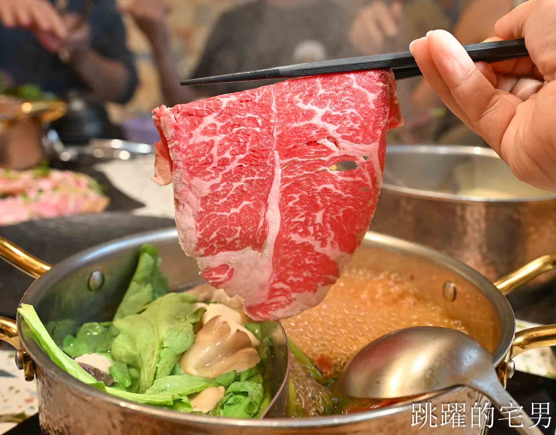 [花蓮火鍋推薦]極禾鍋物職人花蓮旗艦店: 龍蝦海鮮拼盤超霸氣！空間質感好，自助吧吃到飽，附設停車場超棒! 吉安美食