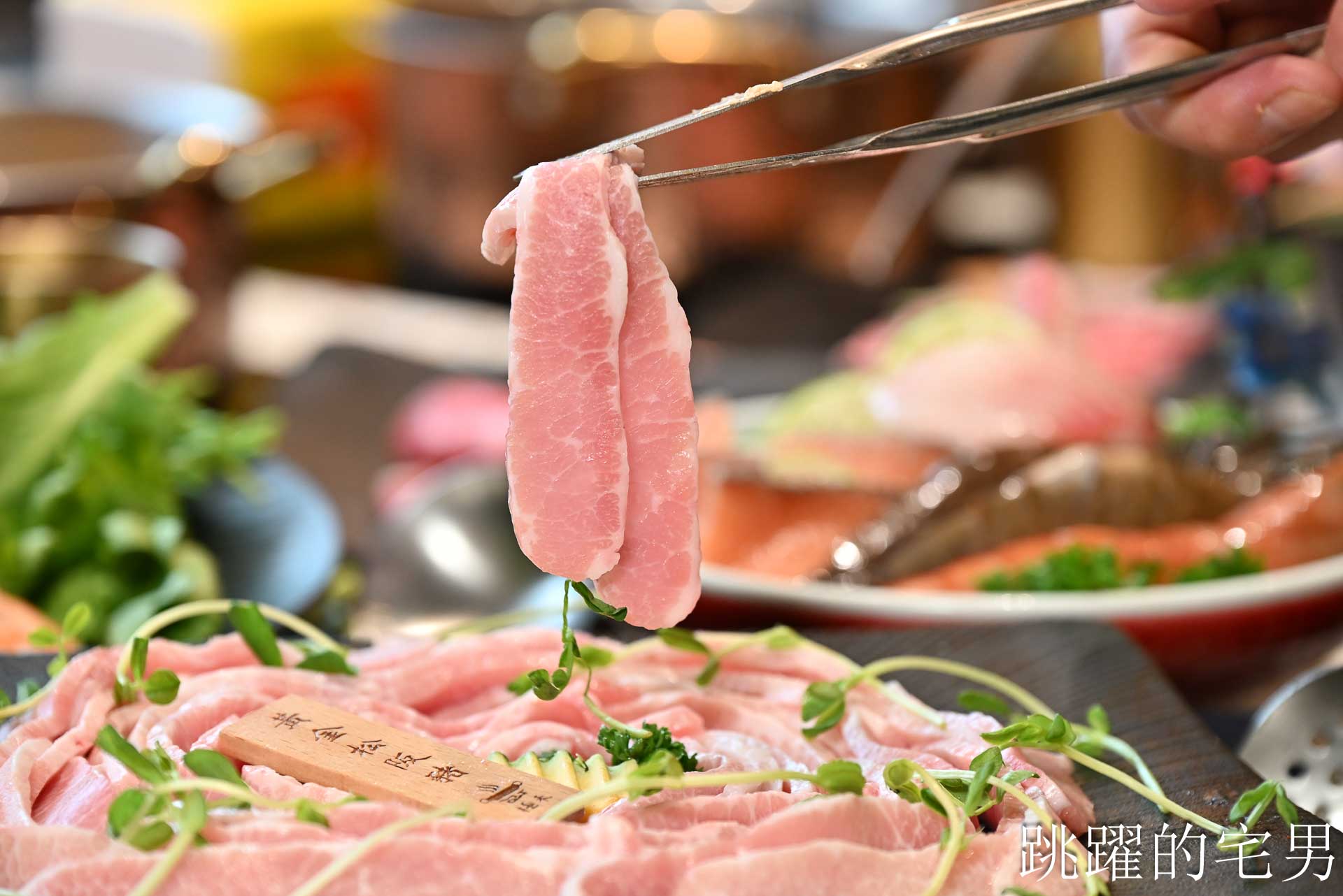 [花蓮火鍋推薦]極禾鍋物職人花蓮旗艦店: 龍蝦海鮮拼盤超霸氣！空間質感好，自助吧吃到飽，附設停車場超棒! 吉安美食