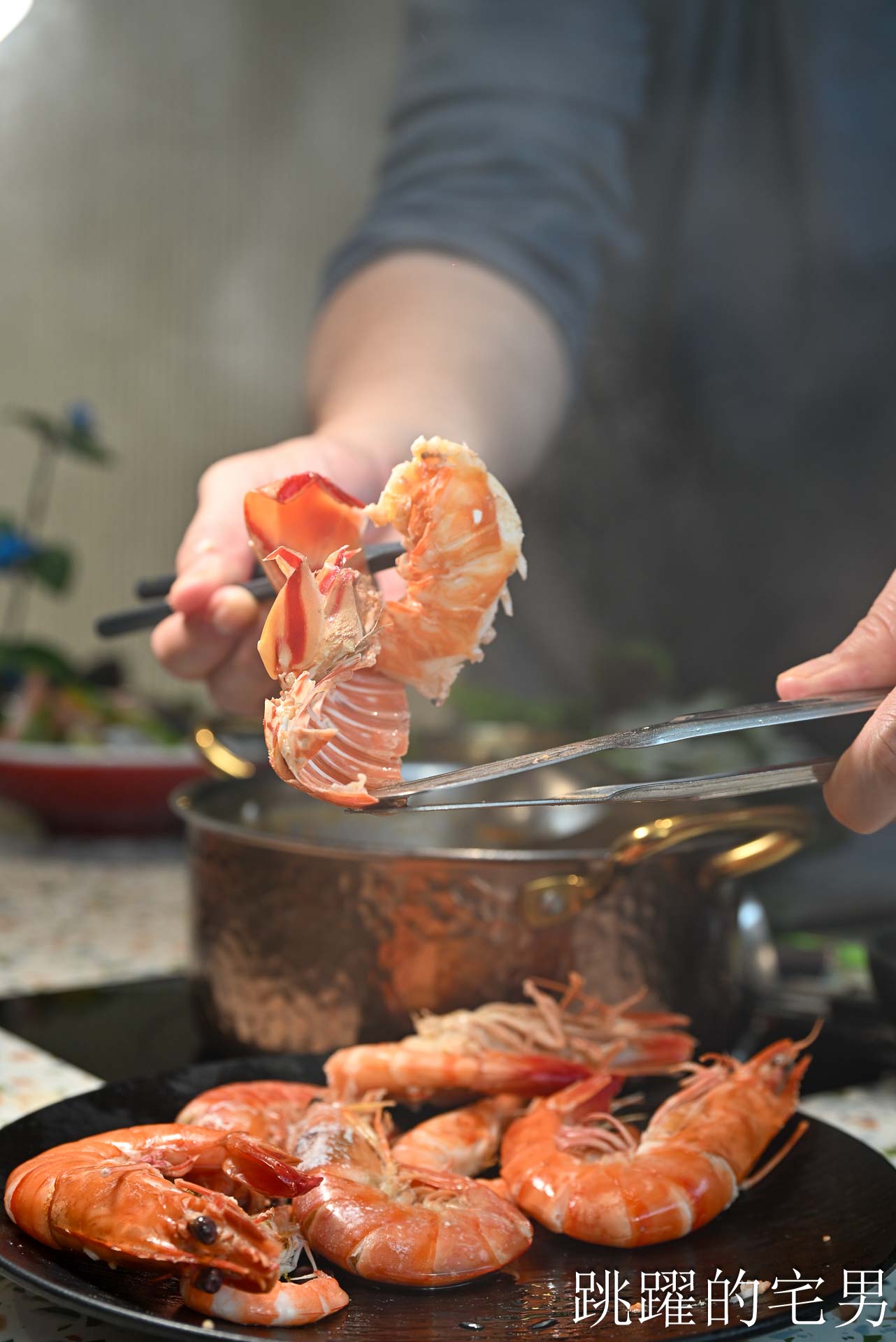 [花蓮火鍋推薦]極禾鍋物職人花蓮旗艦店: 龍蝦海鮮拼盤超霸氣！空間質感好，自助吧吃到飽，附設停車場超棒! 吉安美食