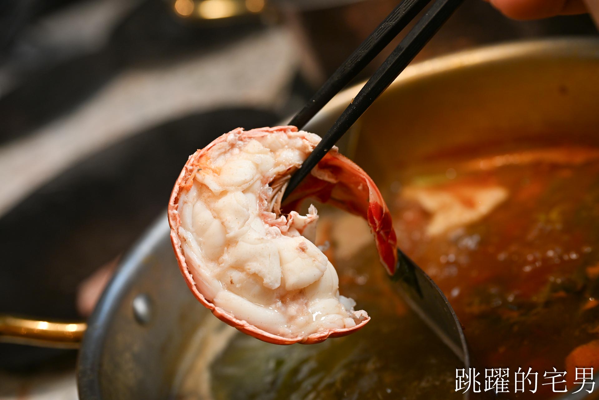 [花蓮火鍋推薦]極禾鍋物職人花蓮旗艦店: 龍蝦海鮮拼盤超霸氣！空間質感好，自助吧吃到飽，附設停車場超棒! 吉安美食