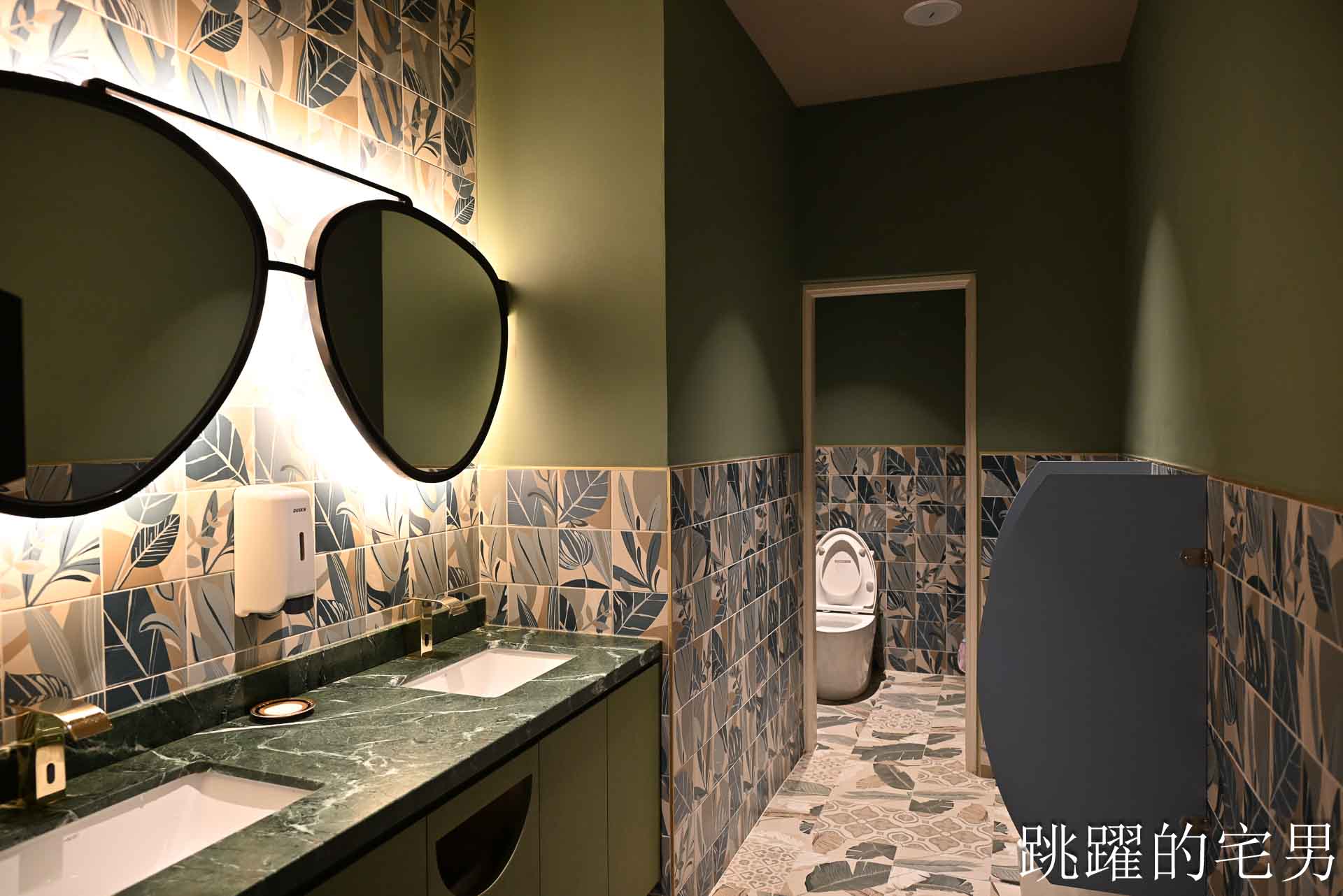 [花蓮火鍋推薦]極禾鍋物職人花蓮旗艦店: 龍蝦海鮮拼盤超霸氣！空間質感好，自助吧吃到飽，附設停車場超棒! 吉安美食