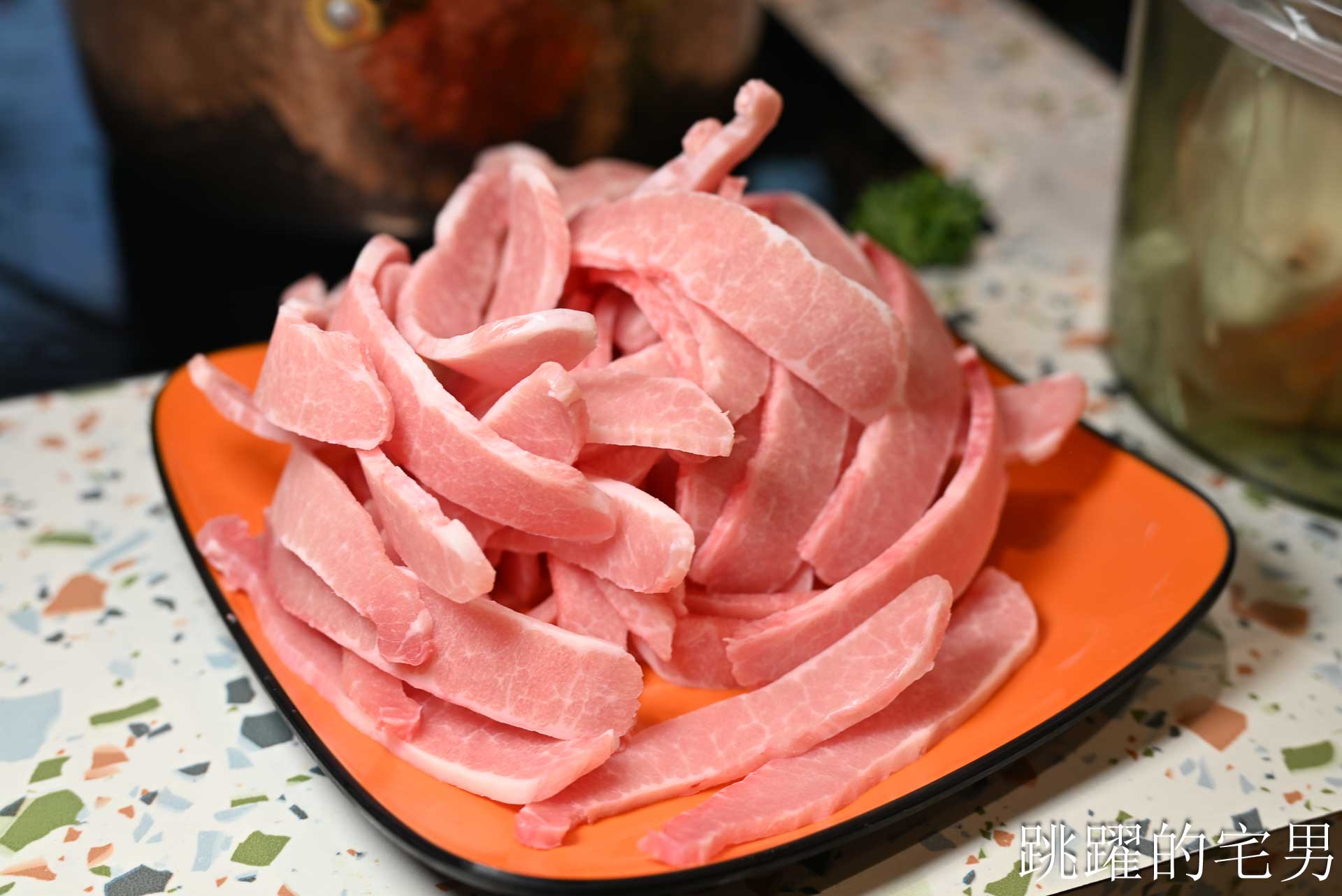 [花蓮火鍋推薦]極禾鍋物職人花蓮旗艦店: 龍蝦海鮮拼盤超霸氣！空間質感好，自助吧吃到飽，附設停車場超棒! 吉安美食