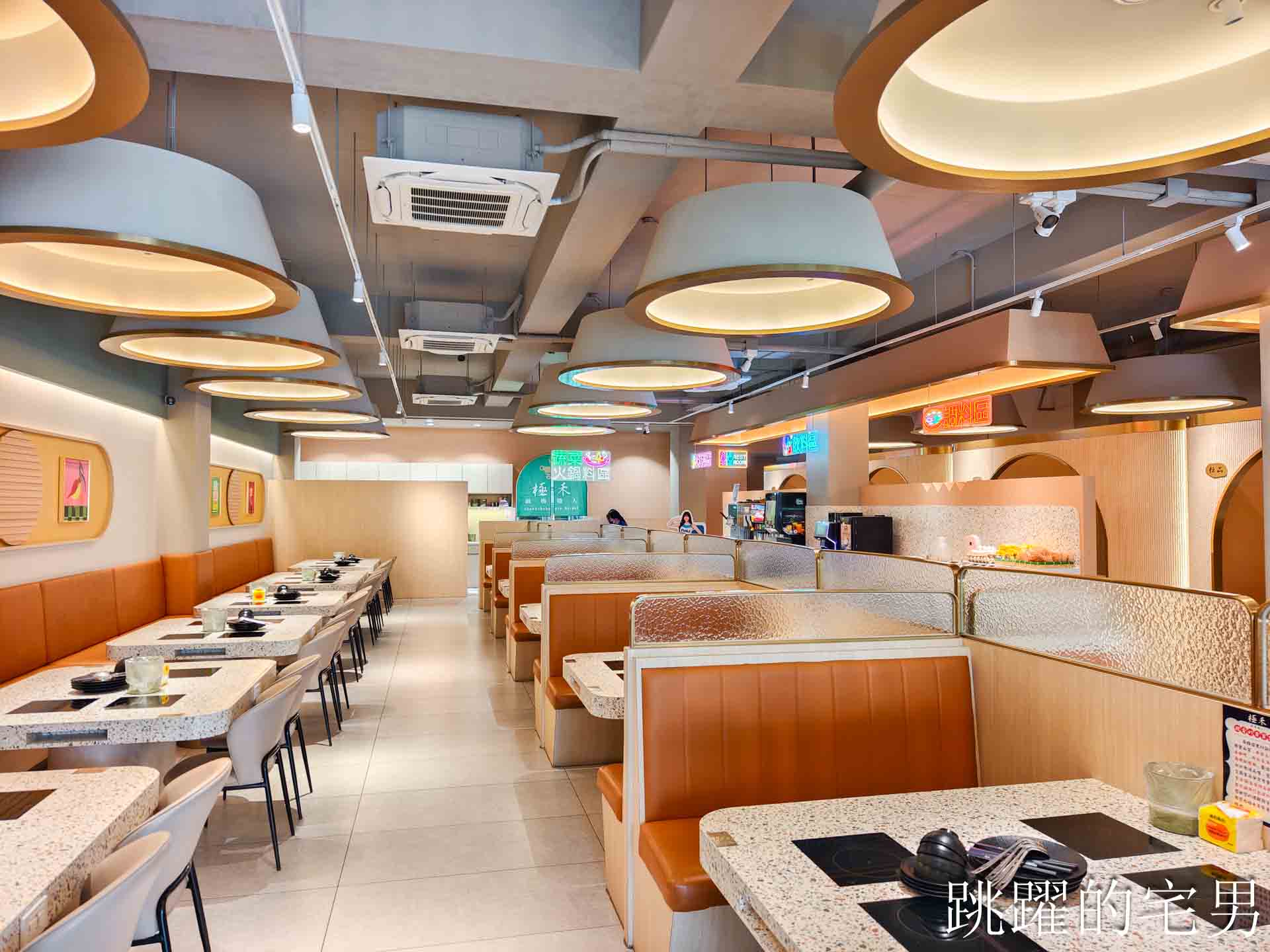 [花蓮火鍋推薦]極禾鍋物職人花蓮旗艦店: 龍蝦海鮮拼盤超霸氣！空間質感好，自助吧吃到飽，附設停車場超棒! 吉安美食