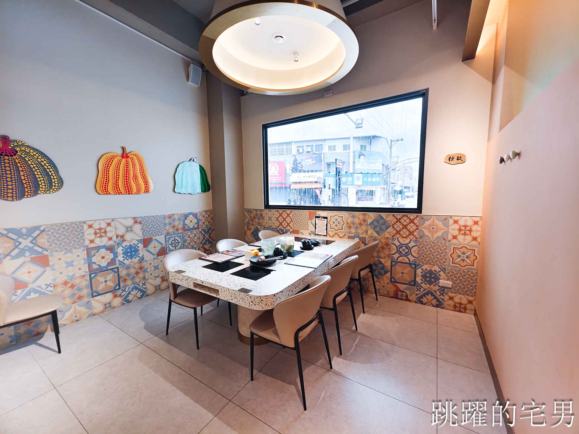 [花蓮火鍋推薦]極禾鍋物職人花蓮旗艦店: 龍蝦海鮮拼盤超霸氣！空間質感好，自助吧吃到飽，附設停車場超棒! 吉安美食