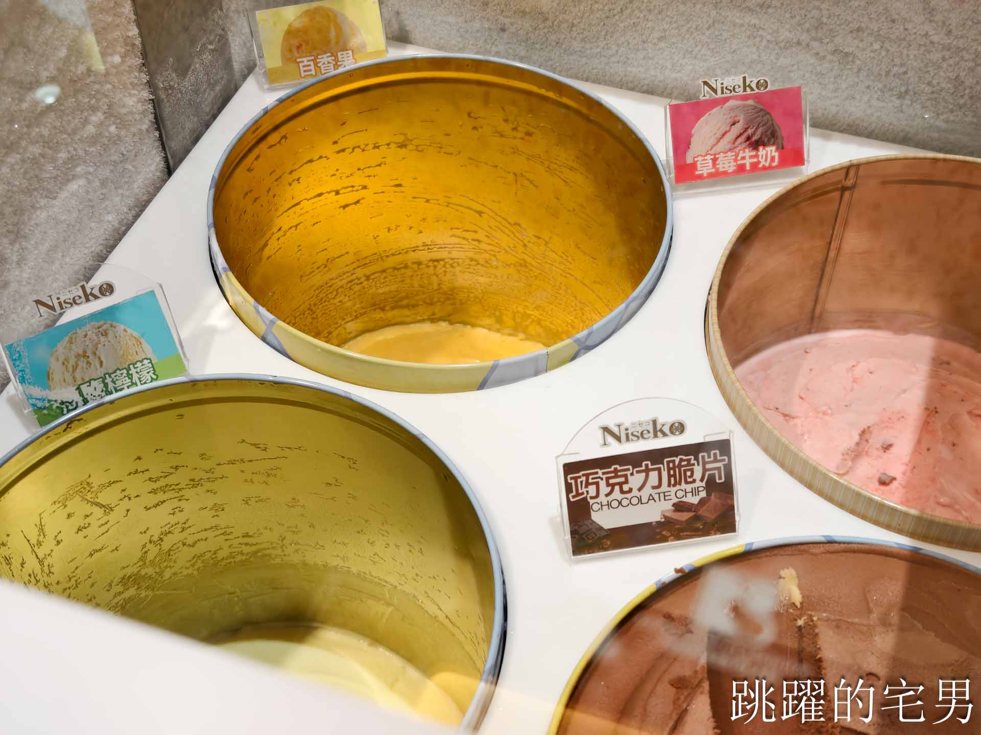 [花蓮火鍋推薦]極禾鍋物職人花蓮旗艦店: 龍蝦海鮮拼盤超霸氣！空間質感好，自助吧吃到飽，附設停車場超棒! 吉安美食