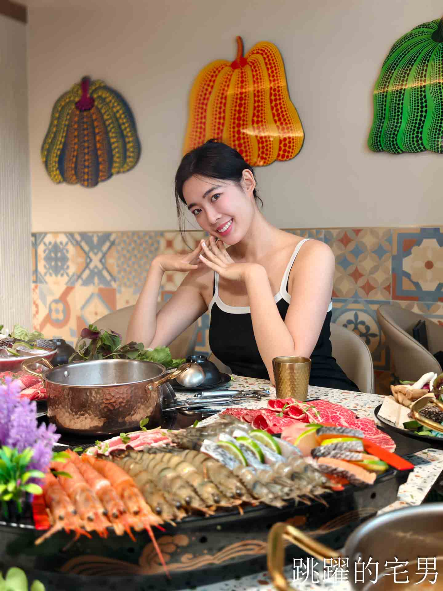 [花蓮火鍋推薦]極禾鍋物職人花蓮旗艦店: 龍蝦海鮮拼盤超霸氣！空間質感好，自助吧吃到飽，附設停車場超棒! 吉安美食