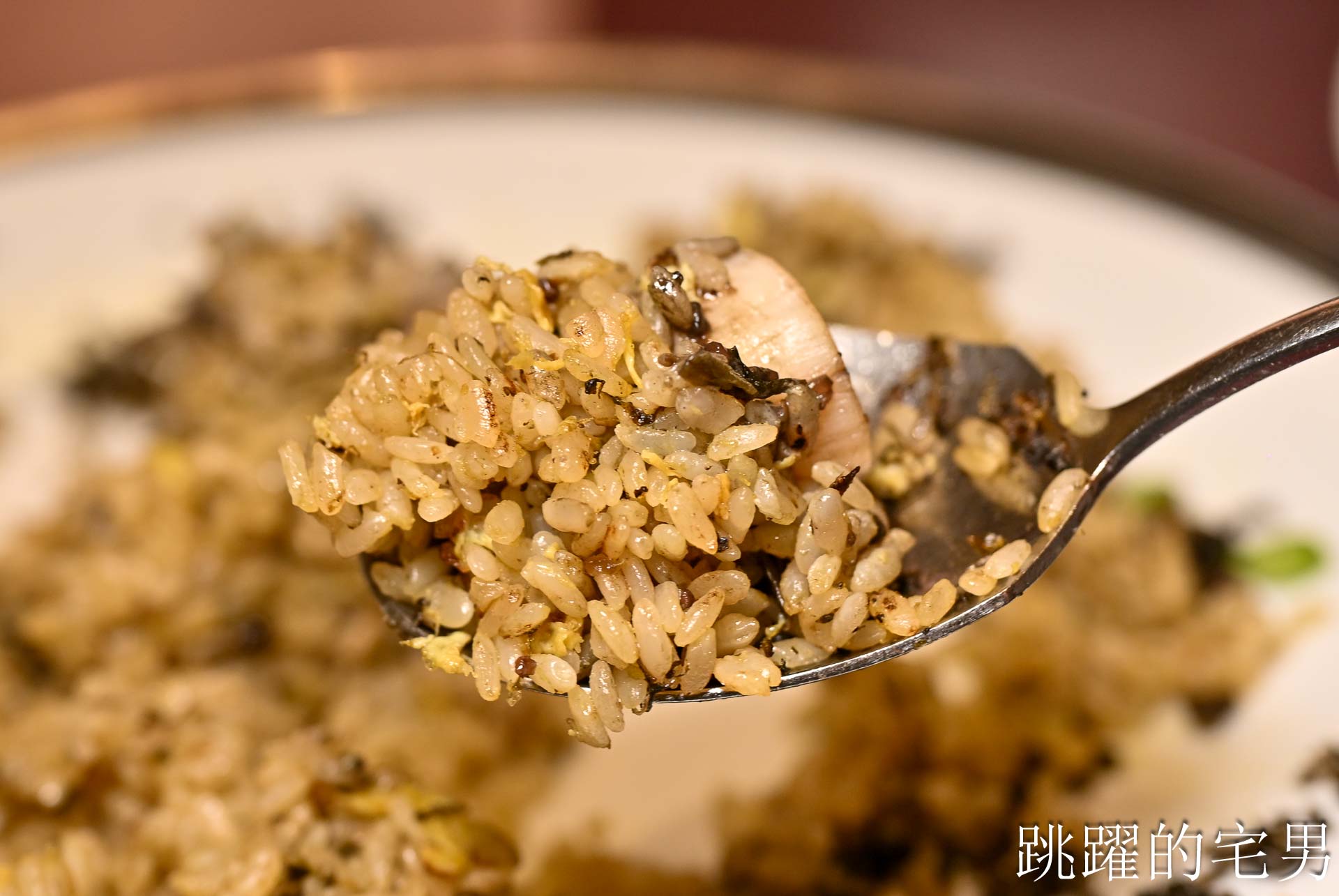 [南港美食]粵亮廣式料理-金魚餃可愛捨不得吃，居然有小當家熊貓豆腐! 烤鴨沾跳跳糖好吃到驚人! 六福萬怡酒店台北烤鴨