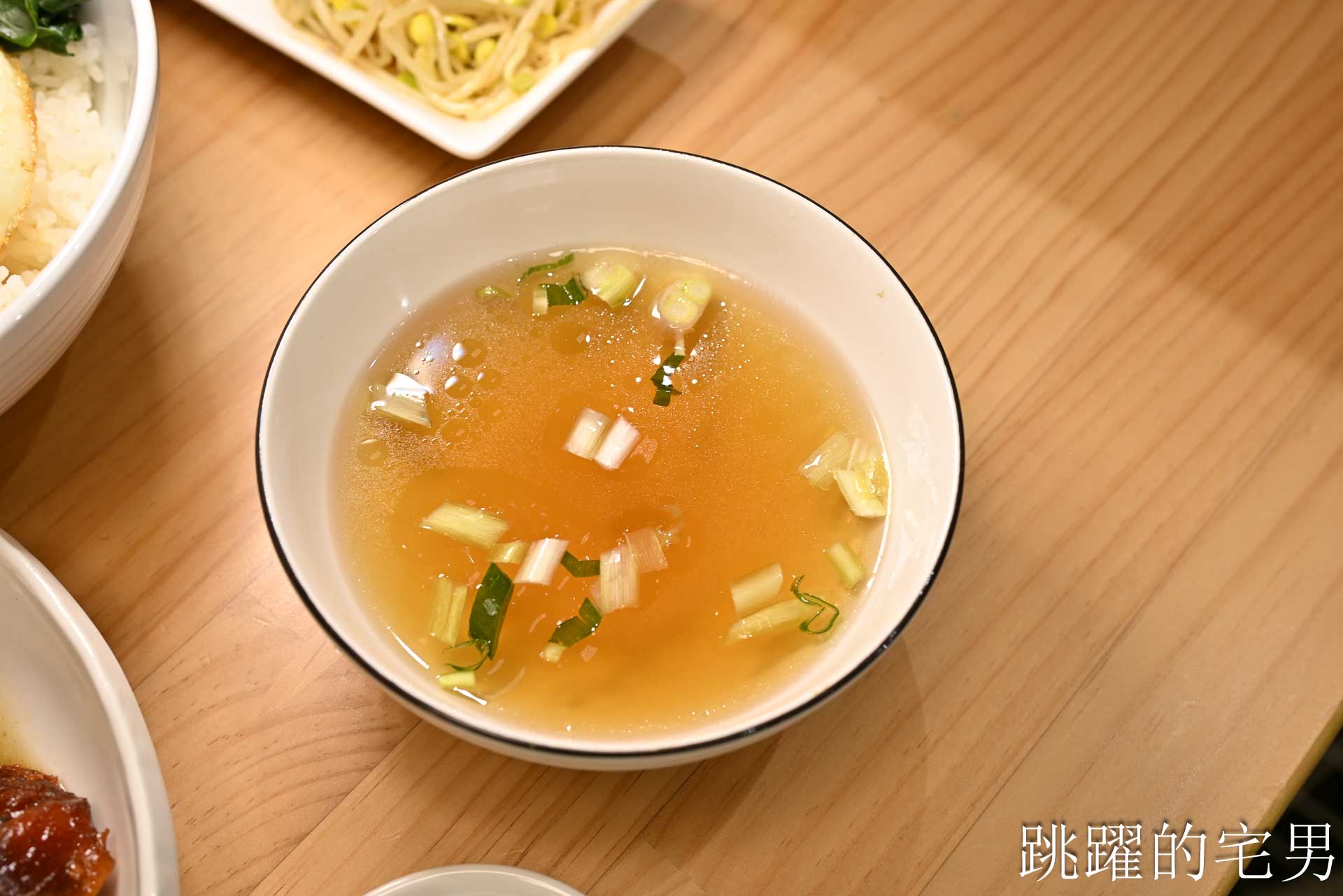 [松山機場美食]極之好味松山機場店-捷運出站7分鐘，45年粵菜名店悄悄進駐松山機場，台北港式燒臘必吃烤鴨撈麵、冰火波蘿油，松山區美食