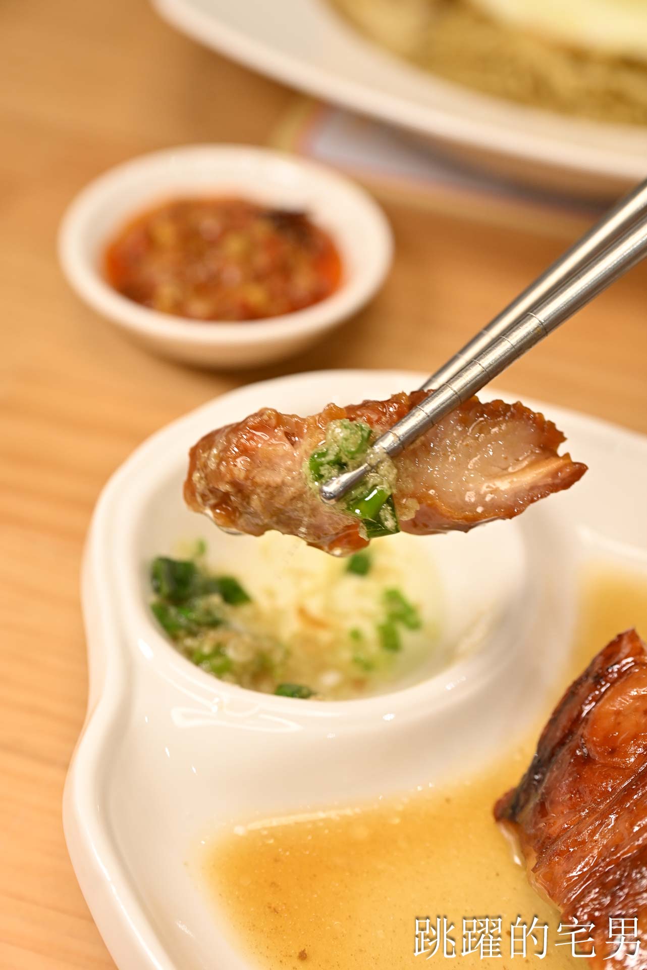 [松山機場美食]極之好味松山機場店-捷運出站7分鐘，45年粵菜名店悄悄進駐松山機場，台北港式燒臘必吃烤鴨撈麵、冰火波蘿油，松山區美食