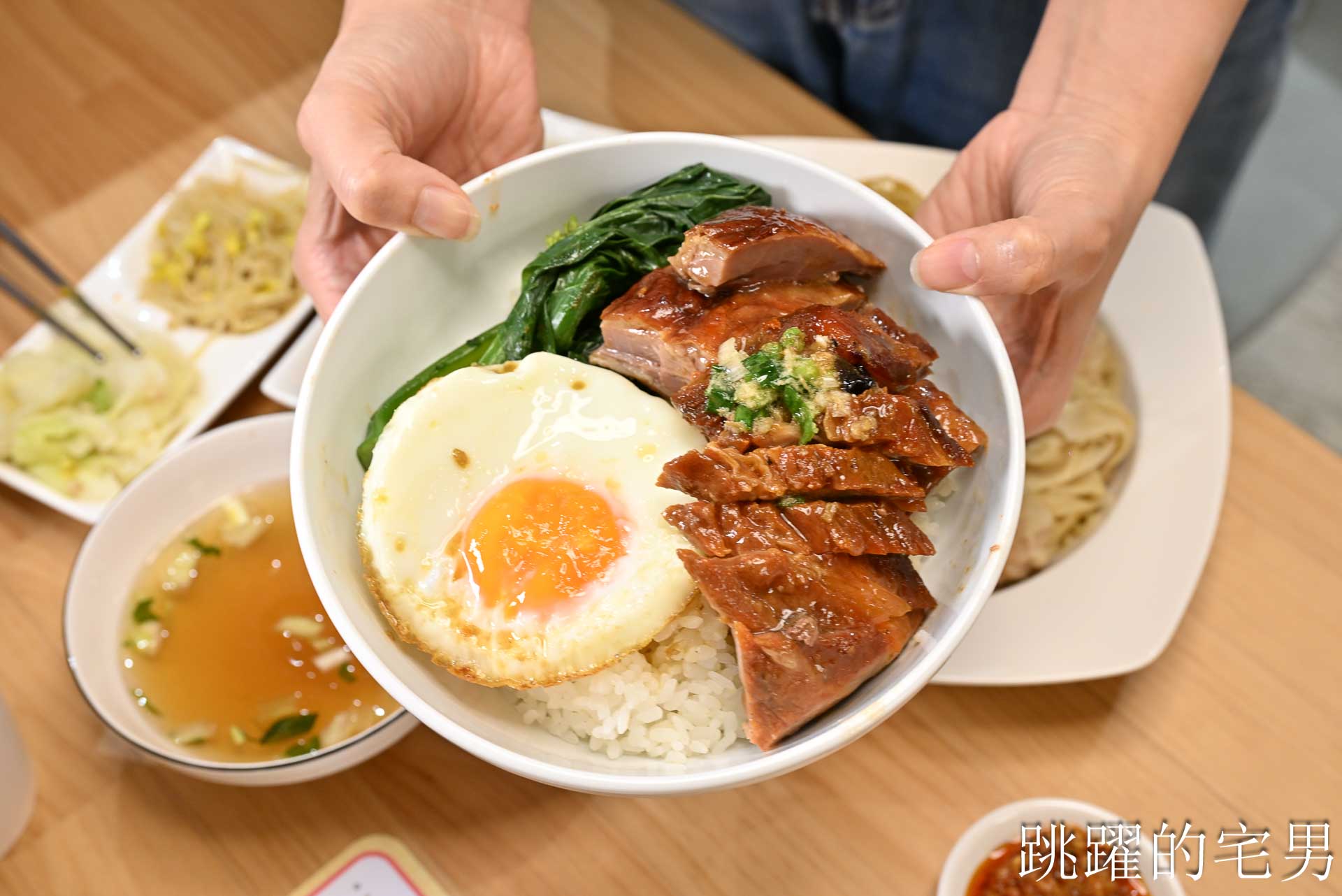 [松山機場美食]極之好味松山機場店-捷運出站7分鐘，45年粵菜名店悄悄進駐松山機場，台北港式燒臘必吃烤鴨撈麵、冰火波蘿油，松山區美食