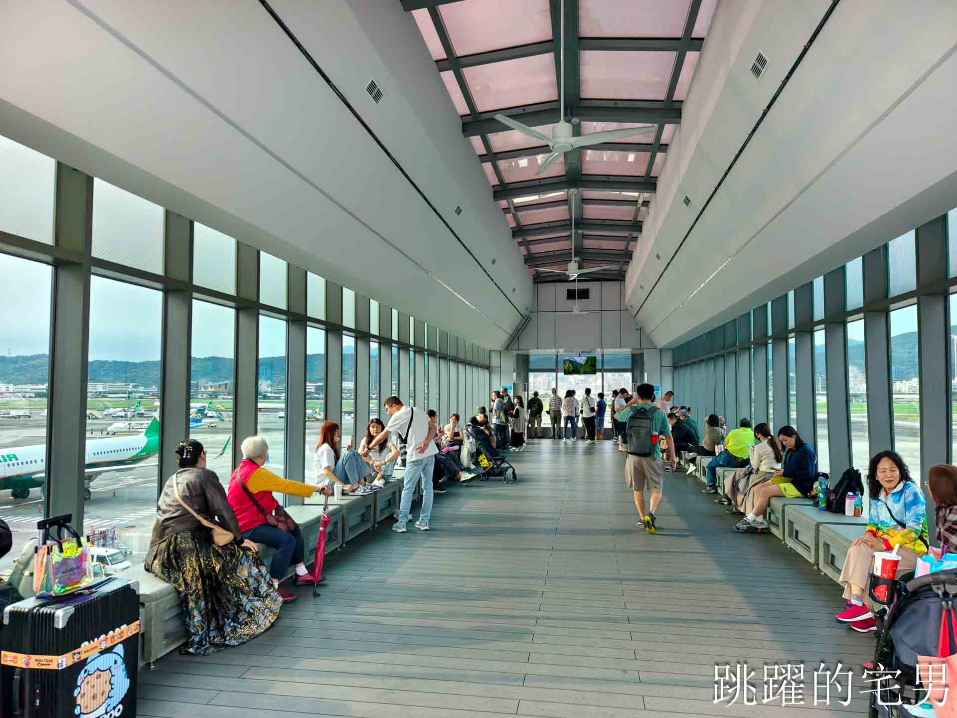 [松山機場美食]極之好味松山機場店-捷運出站7分鐘，45年粵菜名店悄悄進駐松山機場，台北港式燒臘必吃烤鴨撈麵、冰火波蘿油，松山區美食