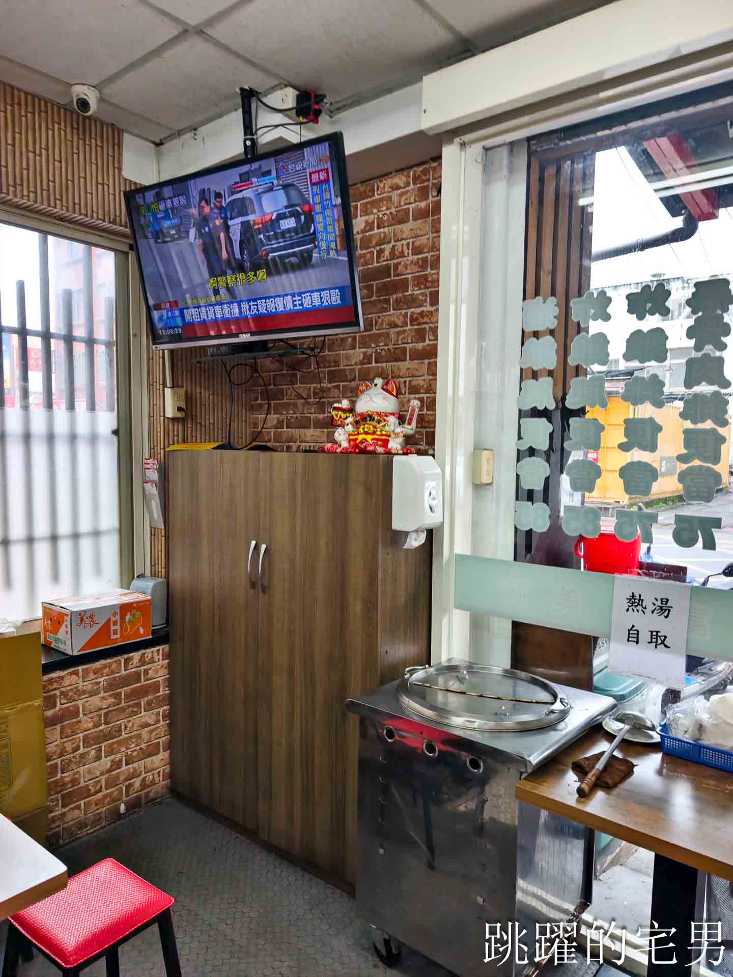 [花蓮美食]鼎鮮自助餐-最便宜花蓮便當，雞排飯只要75元，整支炸雞腿飯居然只要85元!