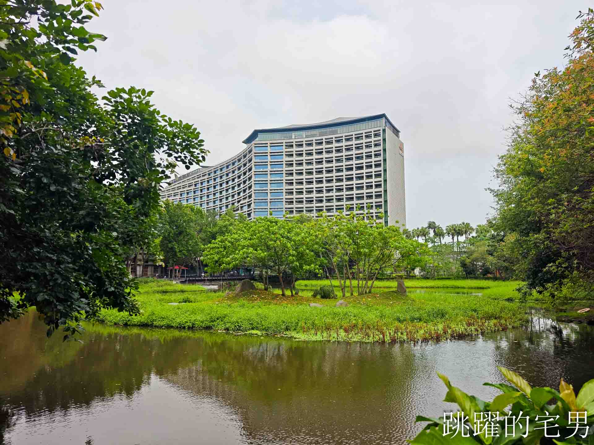 [台北大巨蛋美食]Hërs biströ 她/的餐酒-信義區商業午餐140元起太佛心！台北平價義大利麵不收服務費還附濃湯紅茶，這C/P值在信義區真的沒對手! 她的餐酒館