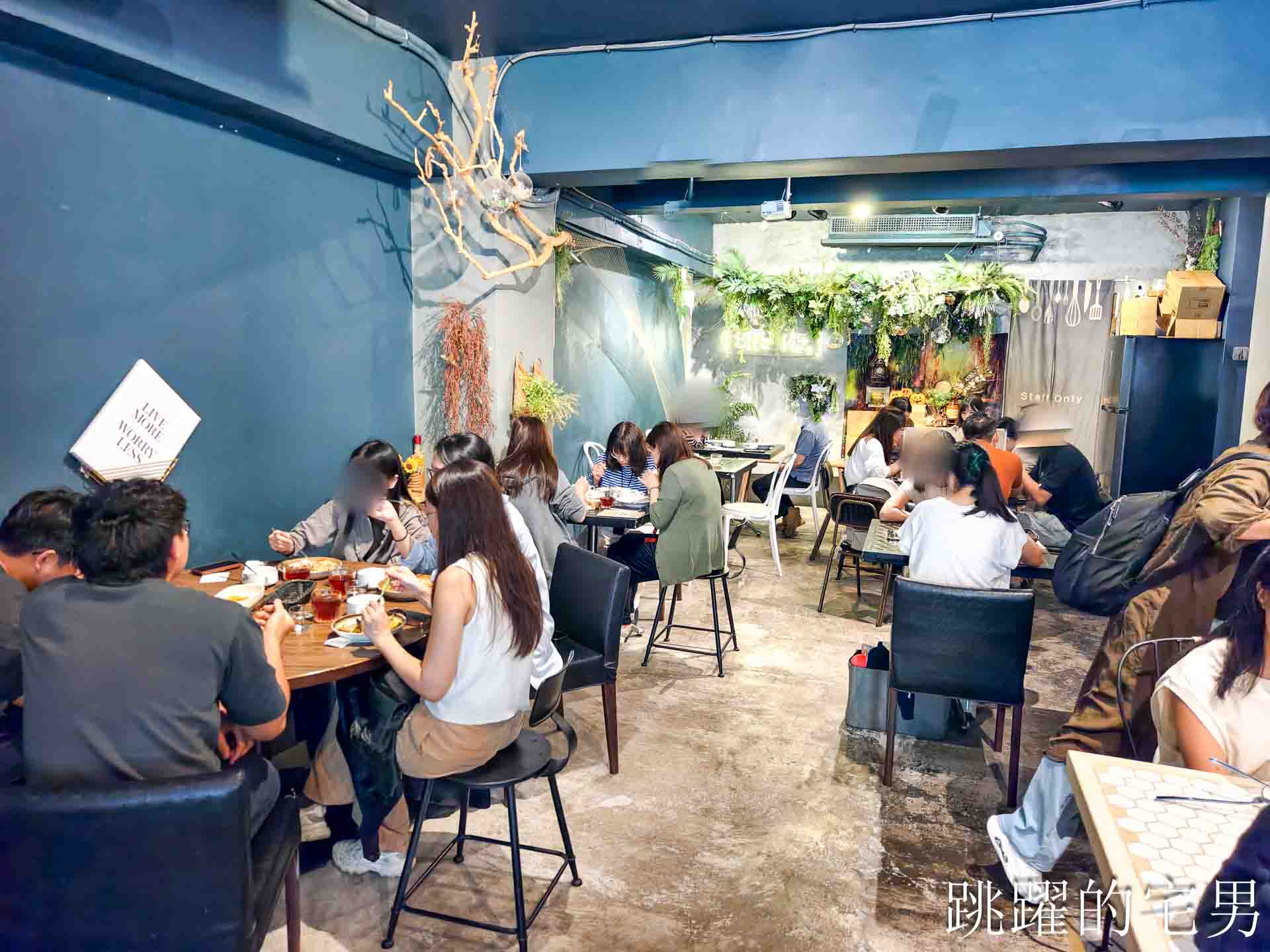 [台北大巨蛋美食]Hërs biströ 她/的餐酒-信義區商業午餐140元起太佛心！台北平價義大利麵不收服務費還附濃湯紅茶，這C/P值在信義區真的沒對手! 她的餐酒館