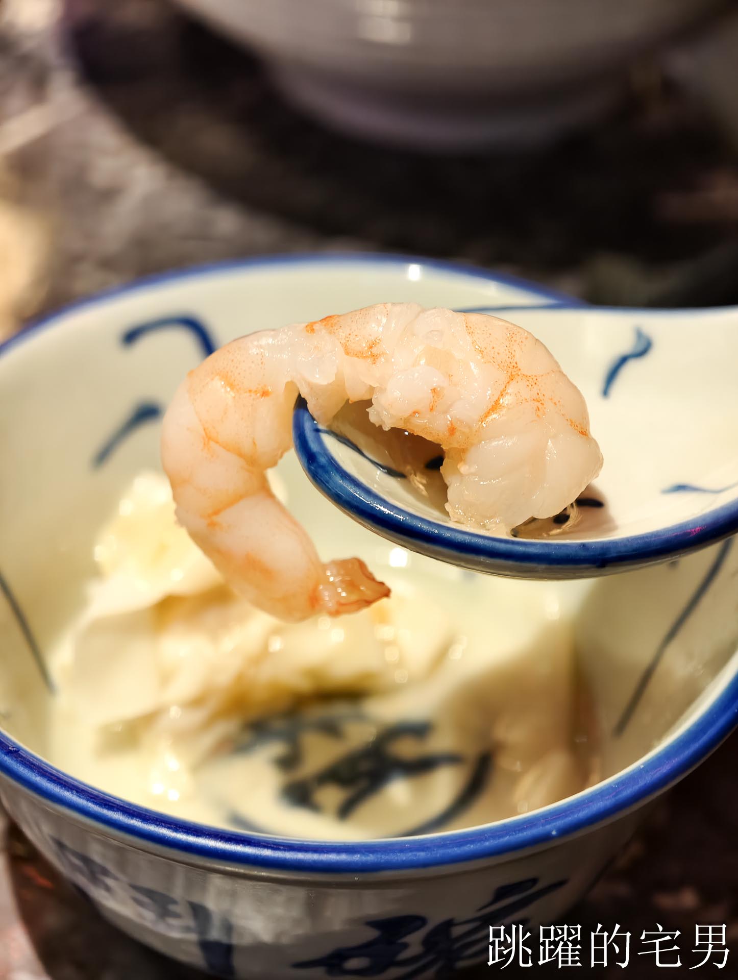 [台北萬華美食]獅鬥: 營業到凌晨5點香港街頭風西門町酒吧，魚肉燒賣完全打到我的味蕾! 雲吞鮮蝦也太大隻了吧，西門町美食