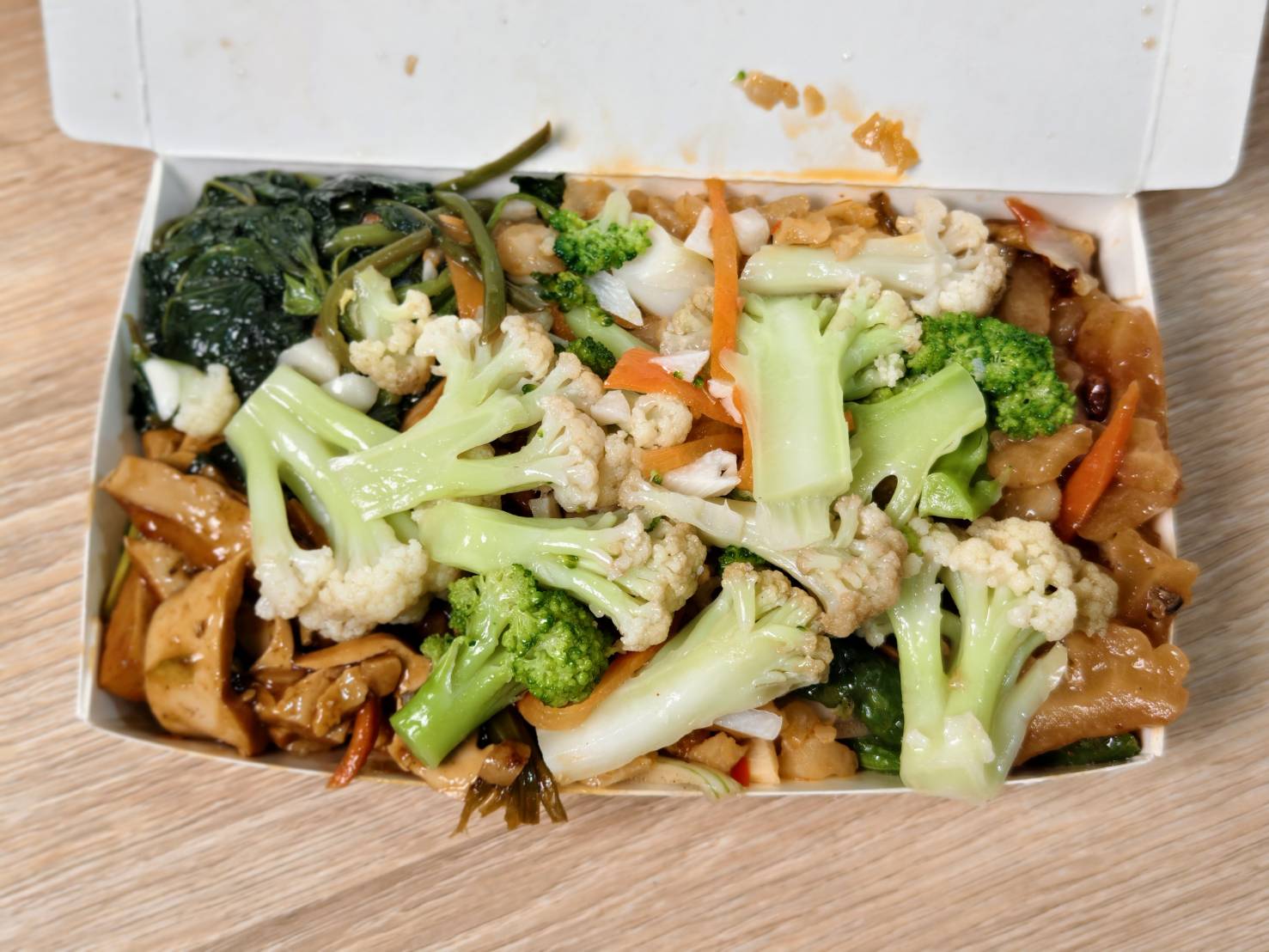 [花蓮美食]鼎鮮自助餐-最便宜花蓮便當，雞排飯只要75元，整支炸雞腿飯居然只要85元!