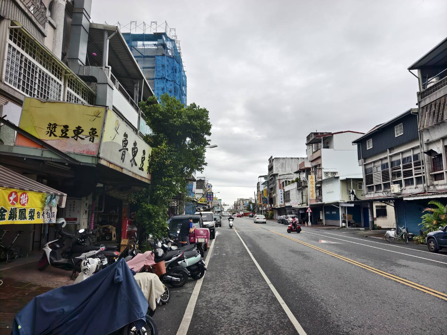 [吉安早餐]魯東豆漿-鮮肉水煎包外皮居然像老麵包子直接驚艷! 這家花蓮水煎包推薦! 加上特調蘿蔔乾更好吃! 花蓮早餐