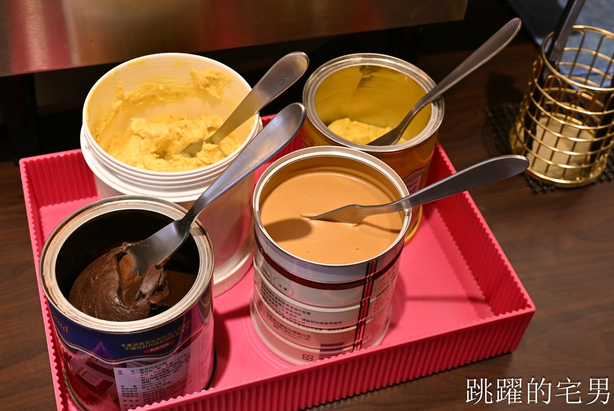 [花蓮美食]成功牛排花蓮店-自助吧吃到飽必吃脆皮德國豬腳、漢堡排! 鐵板麵、咖哩飯、吐司、爆米花無限加，花蓮吃到飽
