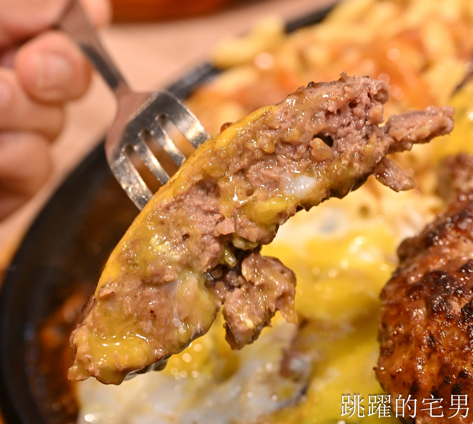 [花蓮美食]成功牛排花蓮店-自助吧吃到飽必吃脆皮德國豬腳、漢堡排! 鐵板麵、咖哩飯、吐司、爆米花無限加，花蓮吃到飽