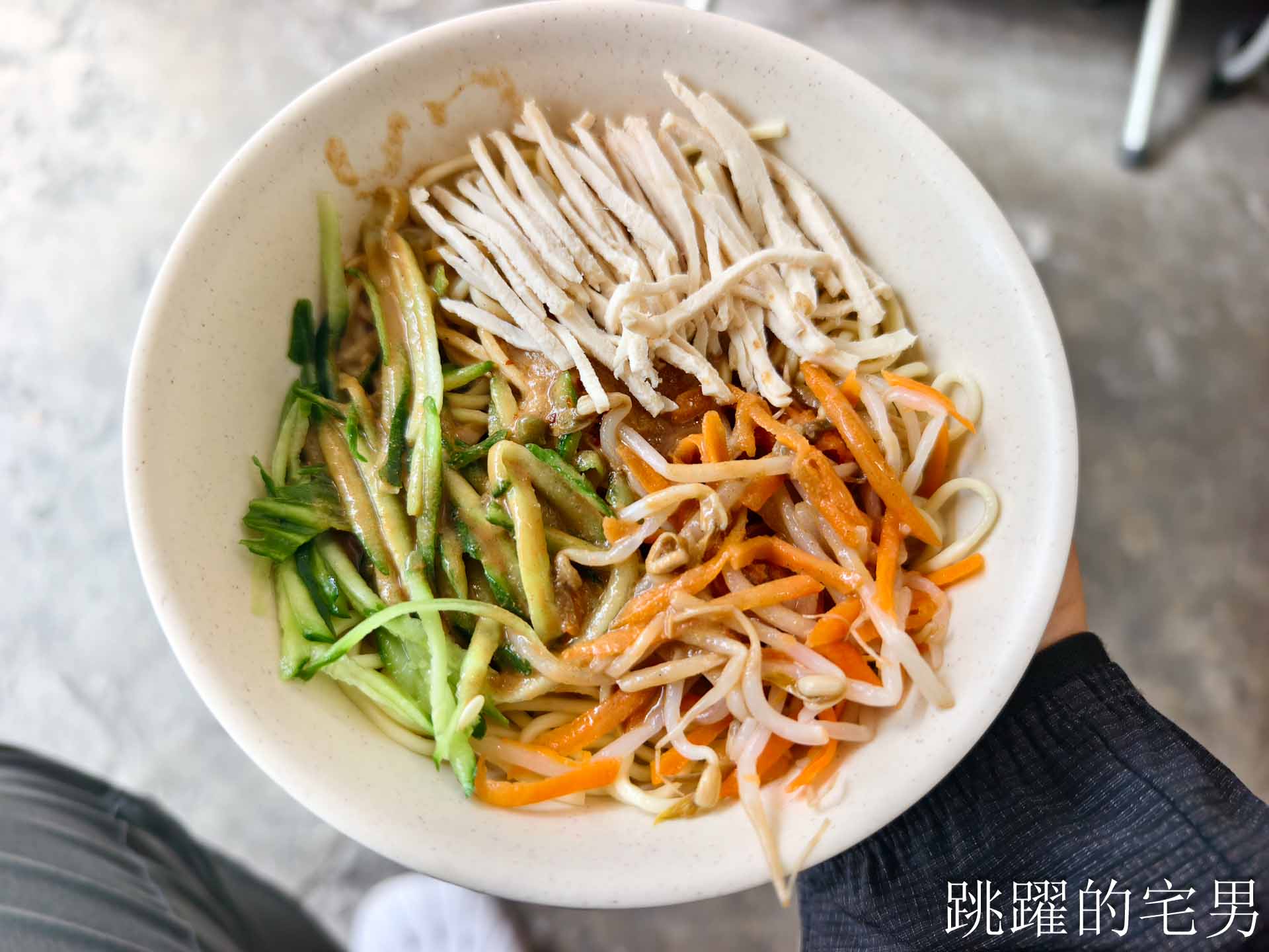 [花蓮美食]89食堂海苔飯捲-花蓮涼麵推薦! 終於找到口感Q彈的好吃油飯，花蓮油飯推薦、花蓮早餐