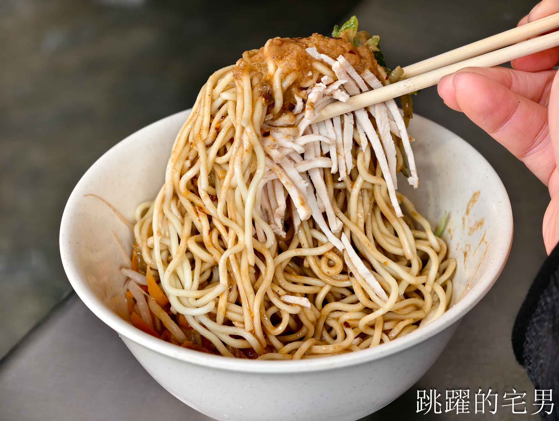 [花蓮美食]89食堂海苔飯捲-花蓮涼麵推薦! 終於找到口感Q彈的好吃油飯，花蓮油飯推薦、花蓮早餐