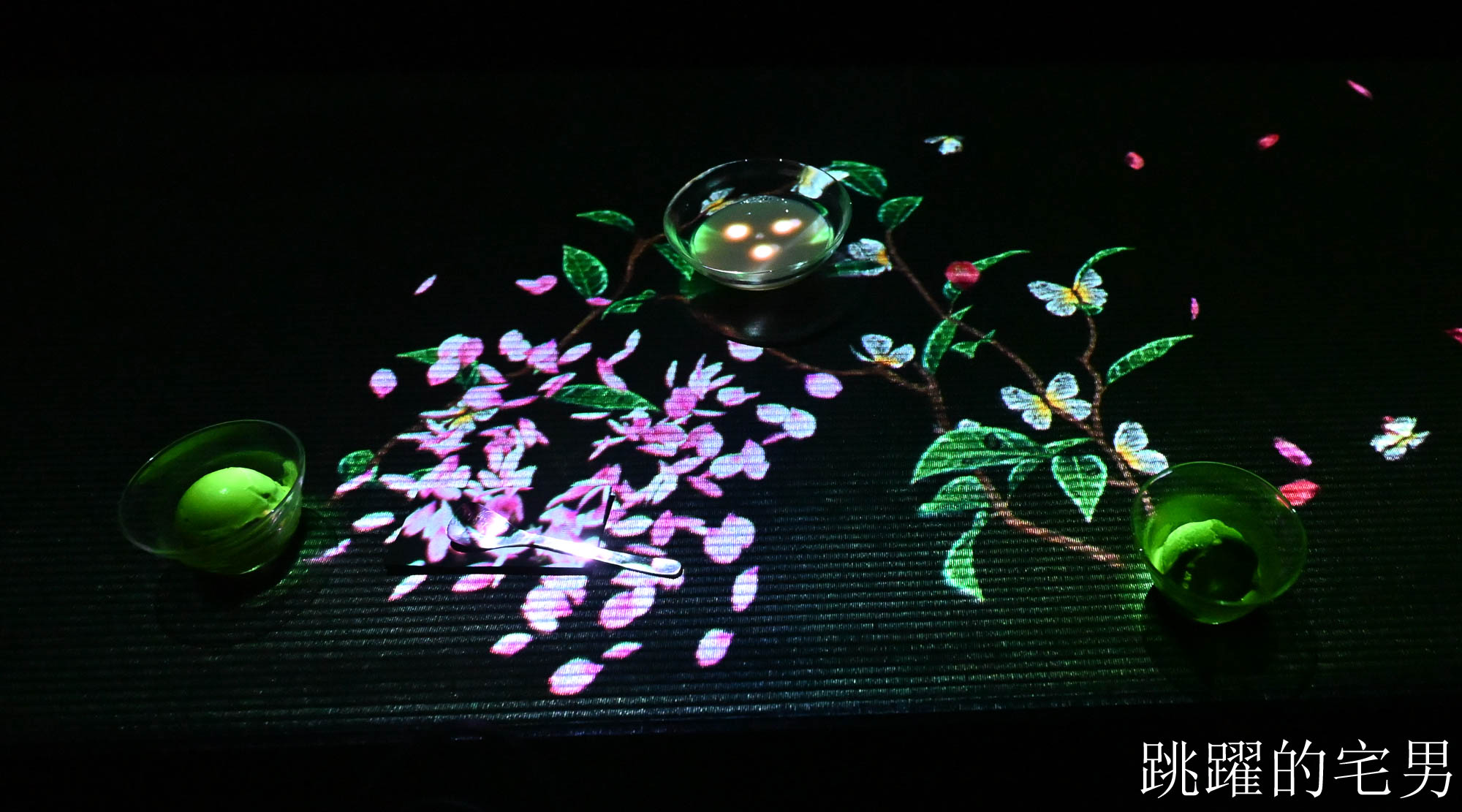 [東京景點推薦]teamLab無界麻布台之丘-年吸169 萬人沉浸式光影東京美術館，超現實夢幻體驗絕對值回票價!