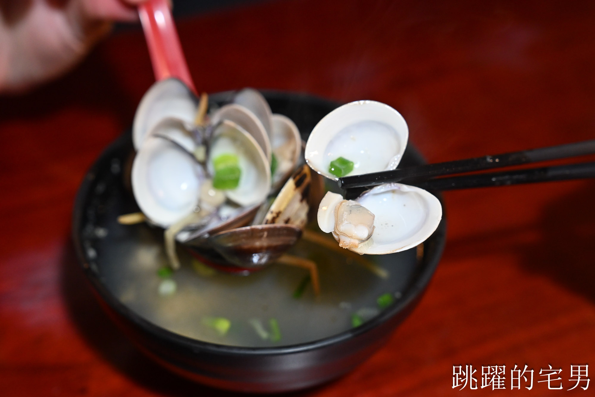 [花蓮美食]山本屋-鮭魚炒飯魚肉給超多，炒烏龍麵大碗滿意，味噌湯根本鮭魚肉吃到爽!