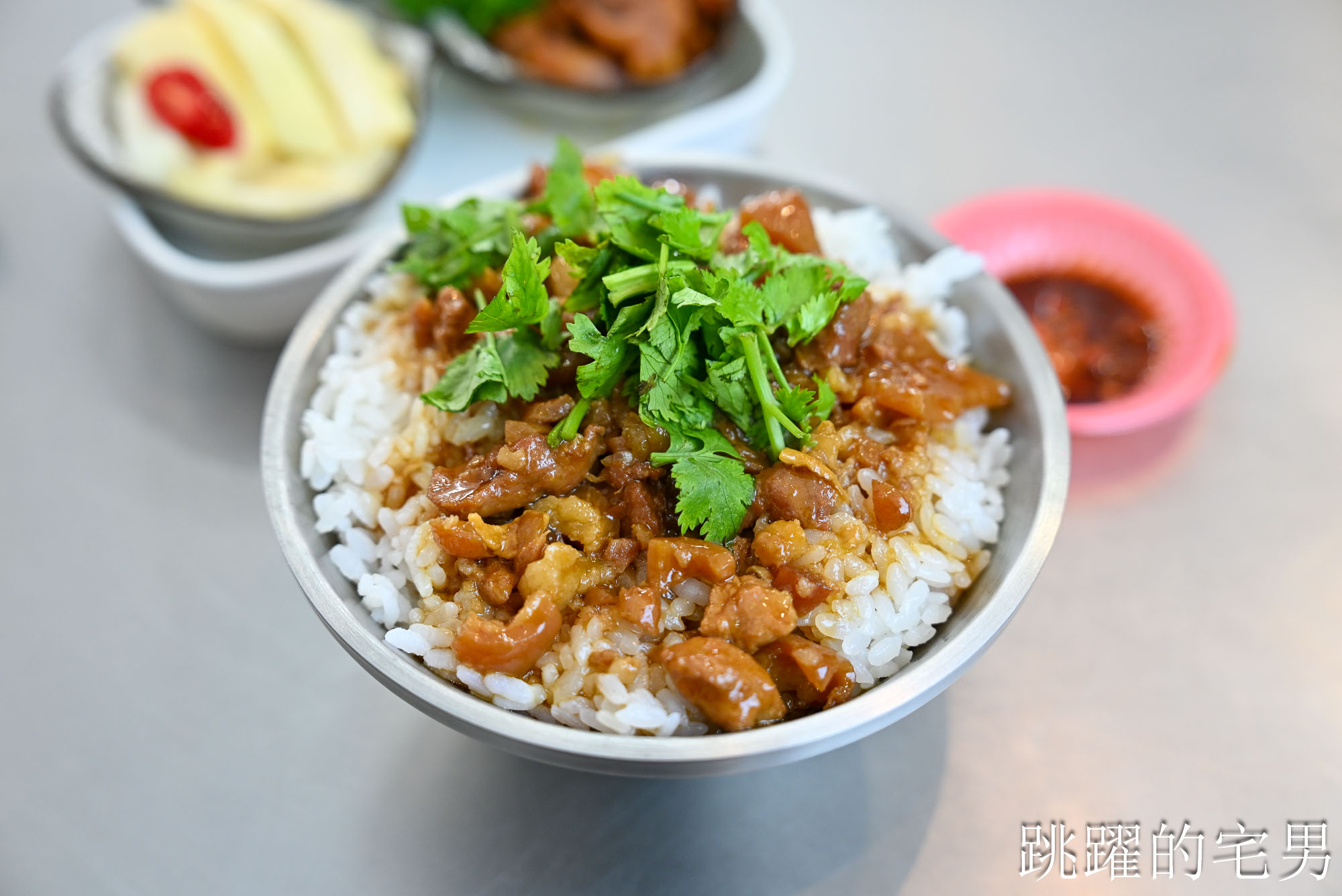 [花蓮鳳林美食]孫叔叔牛骨牛肉麵–牛骨肉油脂香氣超好又軟嫩！真實用餐心得分享，下次不單點湯了