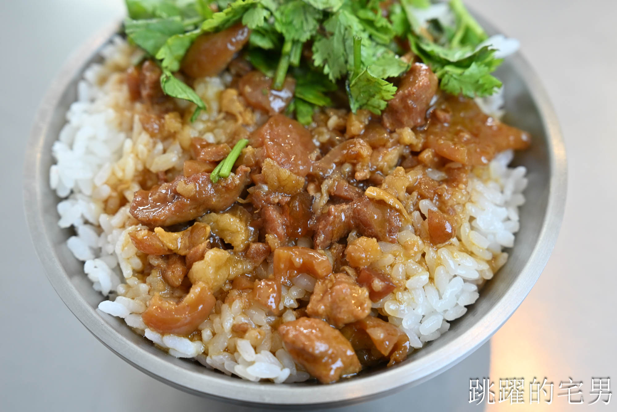 [花蓮鳳林美食]孫叔叔牛骨牛肉麵–牛骨肉油脂香氣超好又軟嫩！真實用餐心得分享，下次不單點湯了