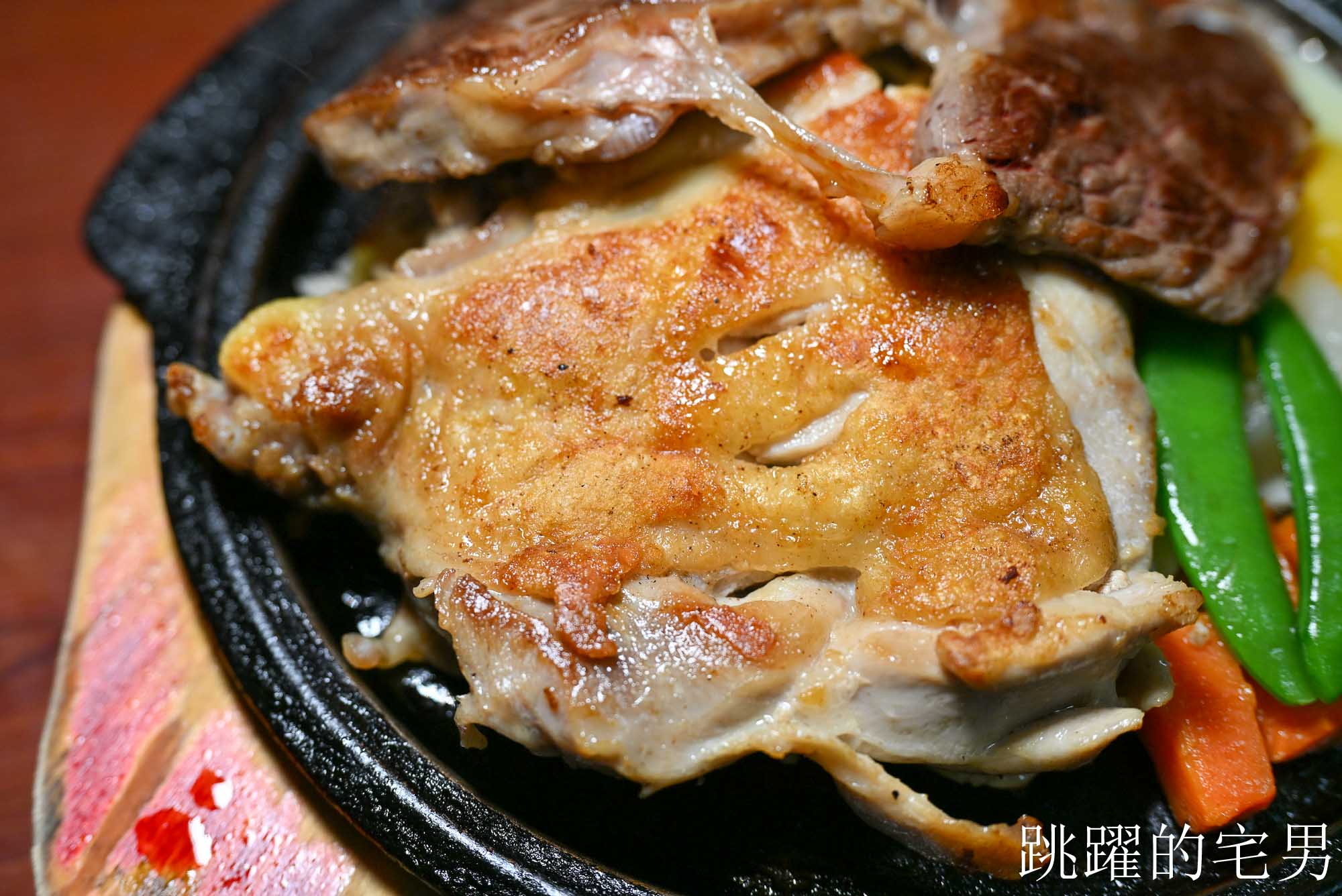 [花蓮美食]美侖牛排-網路瘋傳牛排淋上濃湯超好吃?  直接實測給你看， 這家濃湯好喝到誇張，這家花蓮平價牛排館推薦