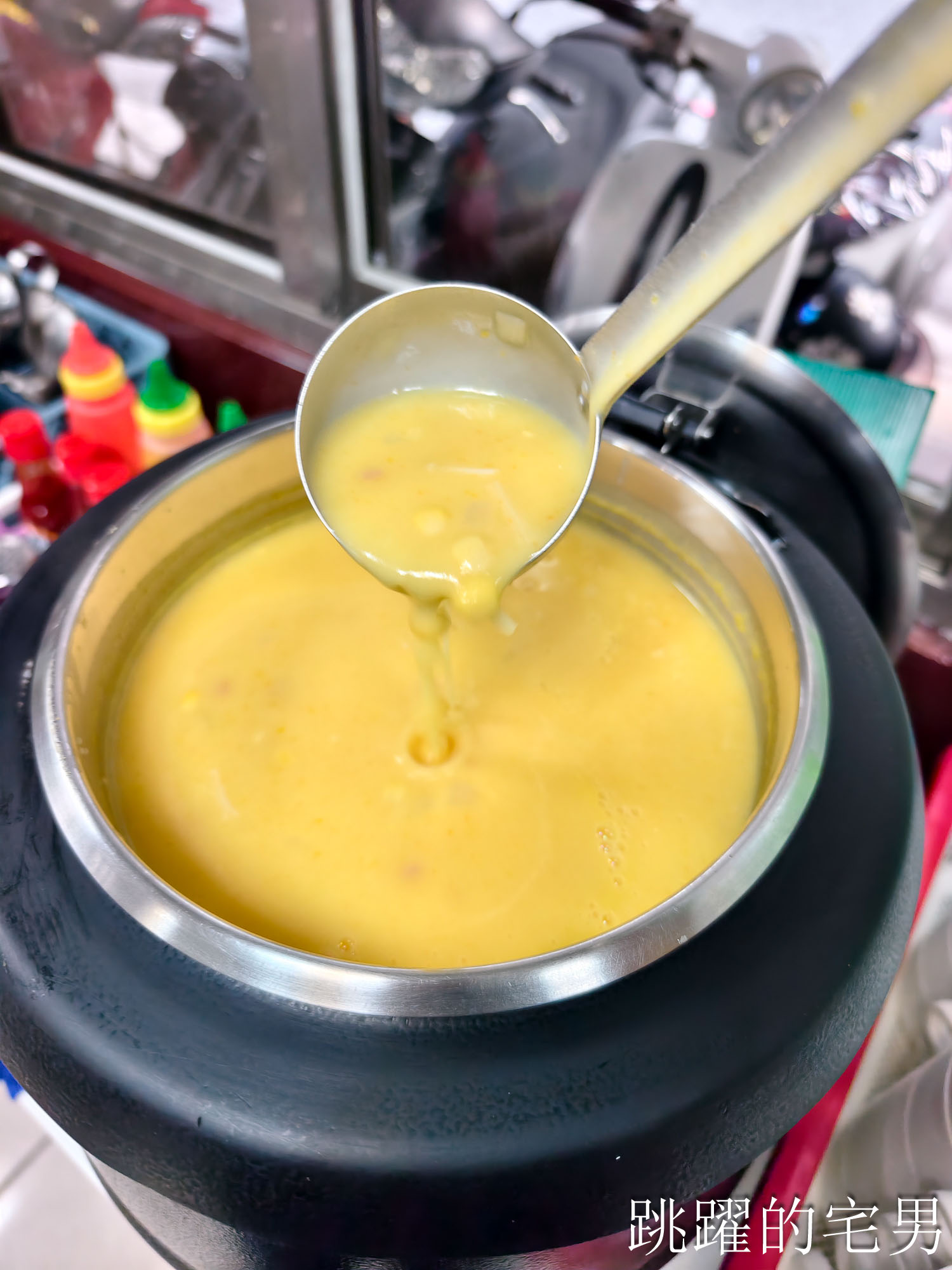 [花蓮美食]美侖牛排-網路瘋傳牛排淋上濃湯超好吃?  直接實測給你看， 這家濃湯好喝到誇張，這家花蓮平價牛排館推薦