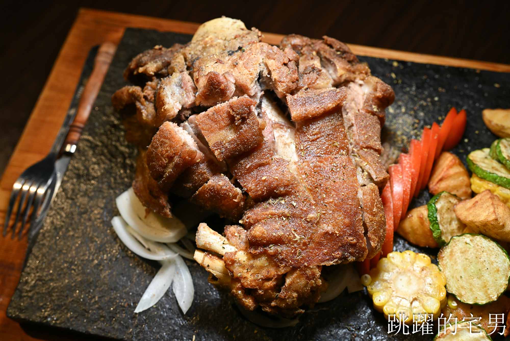 [花蓮美食]連記海產餐廳- 30年花蓮海鮮熱炒濃郁咖哩螃蟹、剁椒豬腳香辣夠味，大鍋海鮮米粉看了超爽