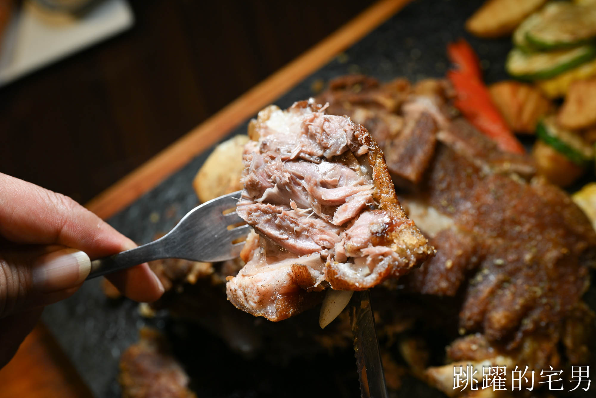 [花蓮美食]連記海產餐廳- 30年花蓮海鮮熱炒濃郁咖哩螃蟹、剁椒豬腳香辣夠味，大鍋海鮮米粉看了超爽