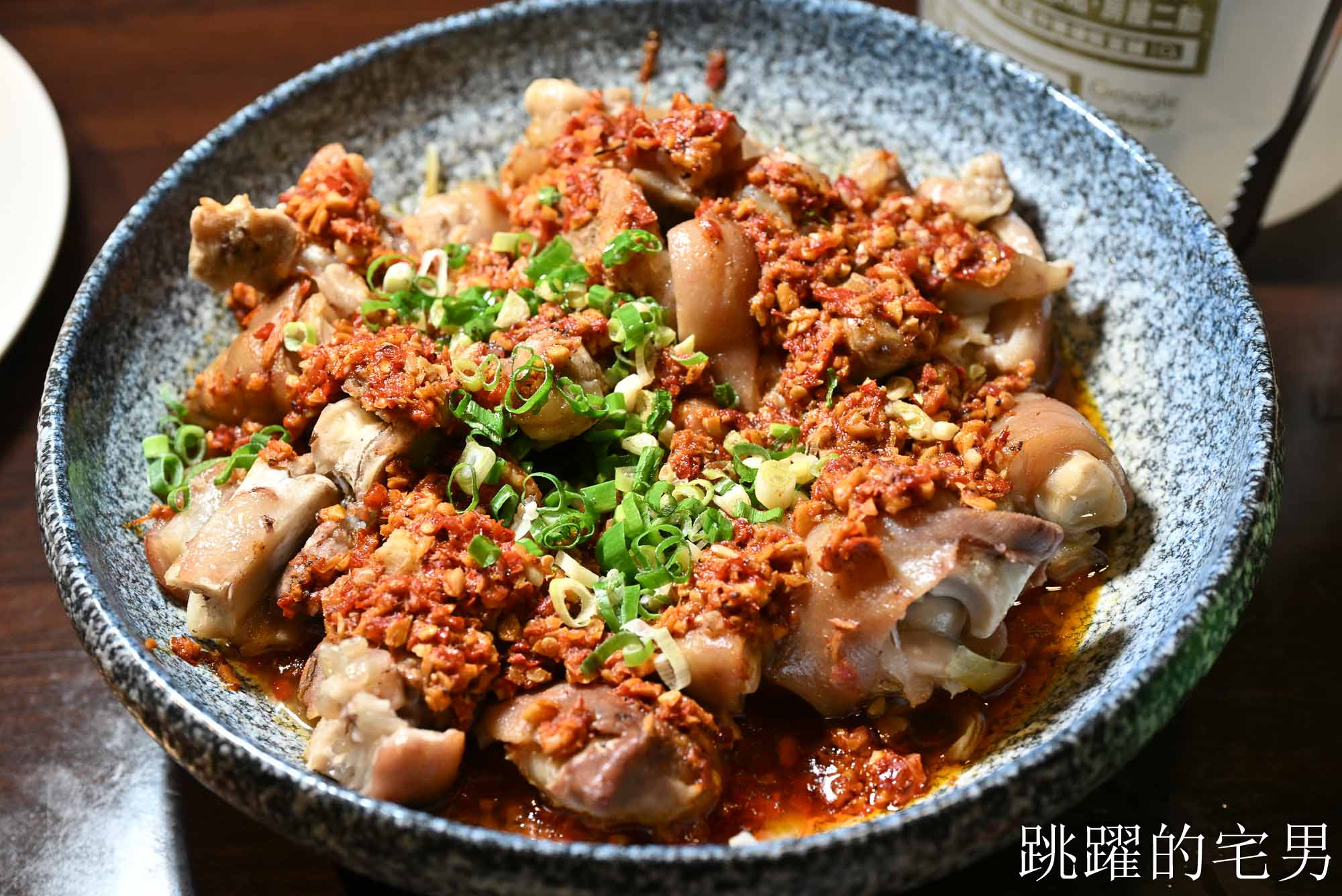 [花蓮美食]連記海產餐廳- 30年花蓮海鮮熱炒濃郁咖哩螃蟹、剁椒豬腳香辣夠味，大鍋海鮮米粉看了超爽