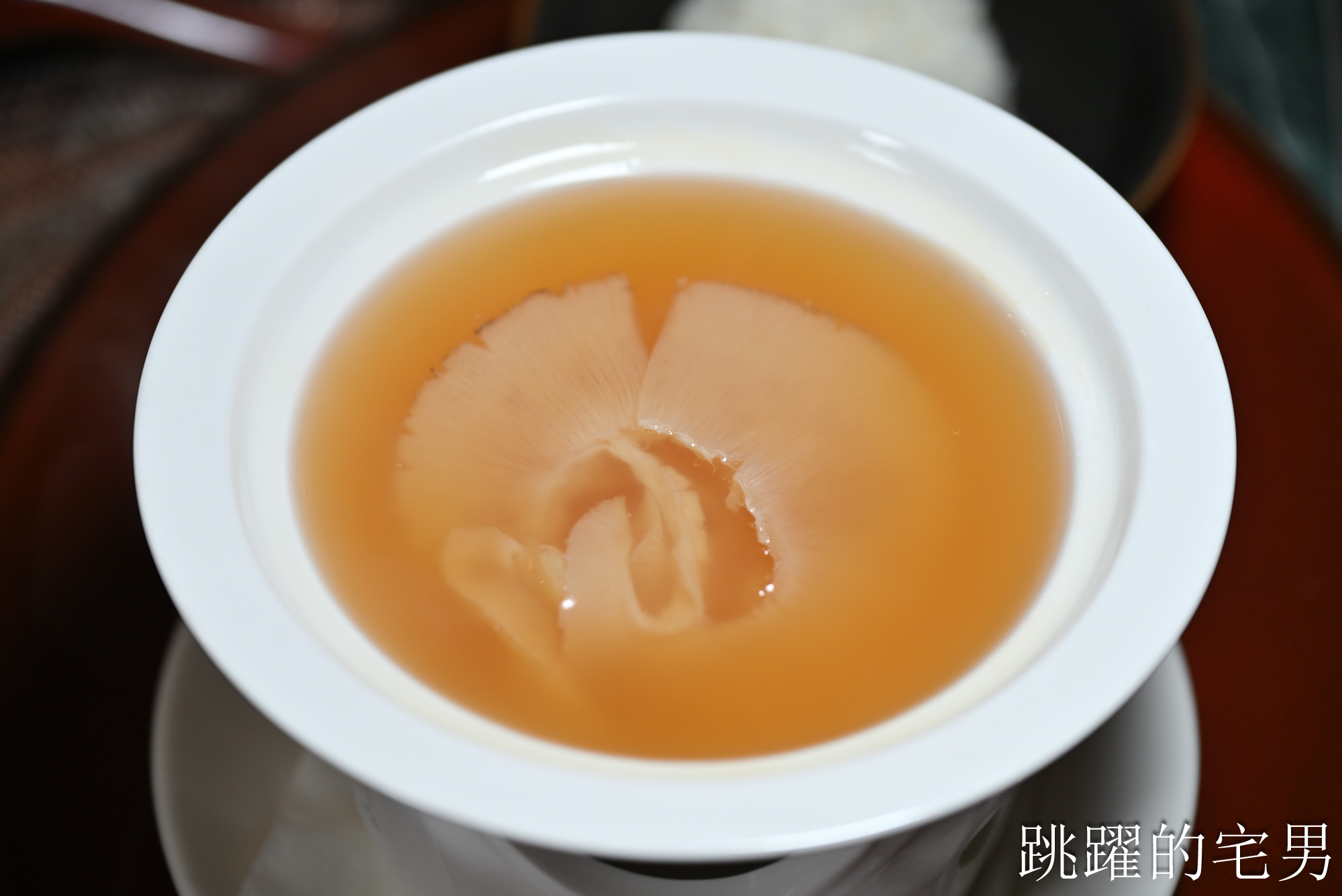[民生社區美食]華國私廚廖家宴&The Bar-龍眼木油淋鵝皮超脆很驚豔、快要消失反沙芋頭甜點，台北私廚推薦