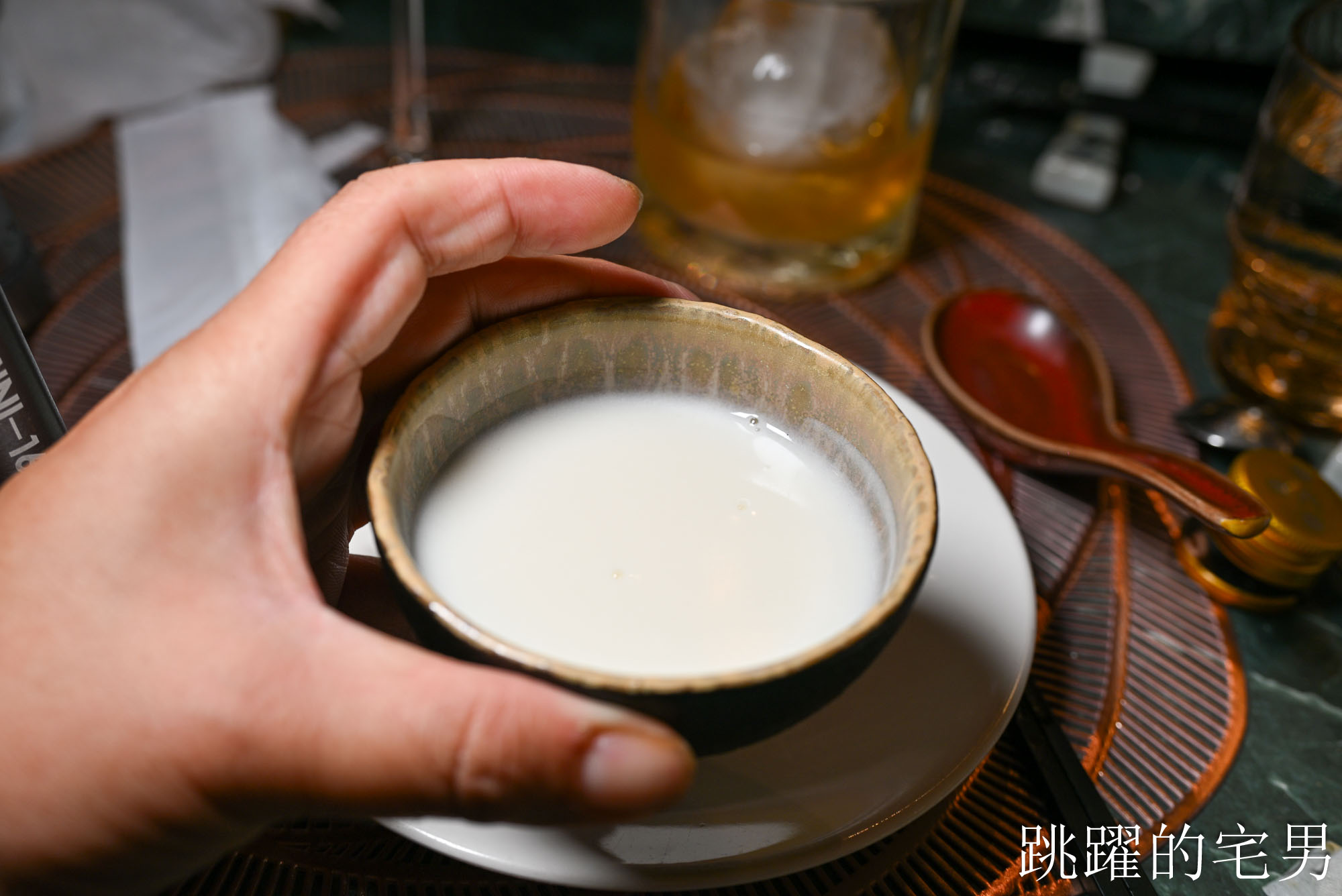[民生社區美食]華國私廚廖家宴&The Bar-龍眼木油淋鵝皮超脆很驚豔、快要消失反沙芋頭甜點，台北私廚推薦