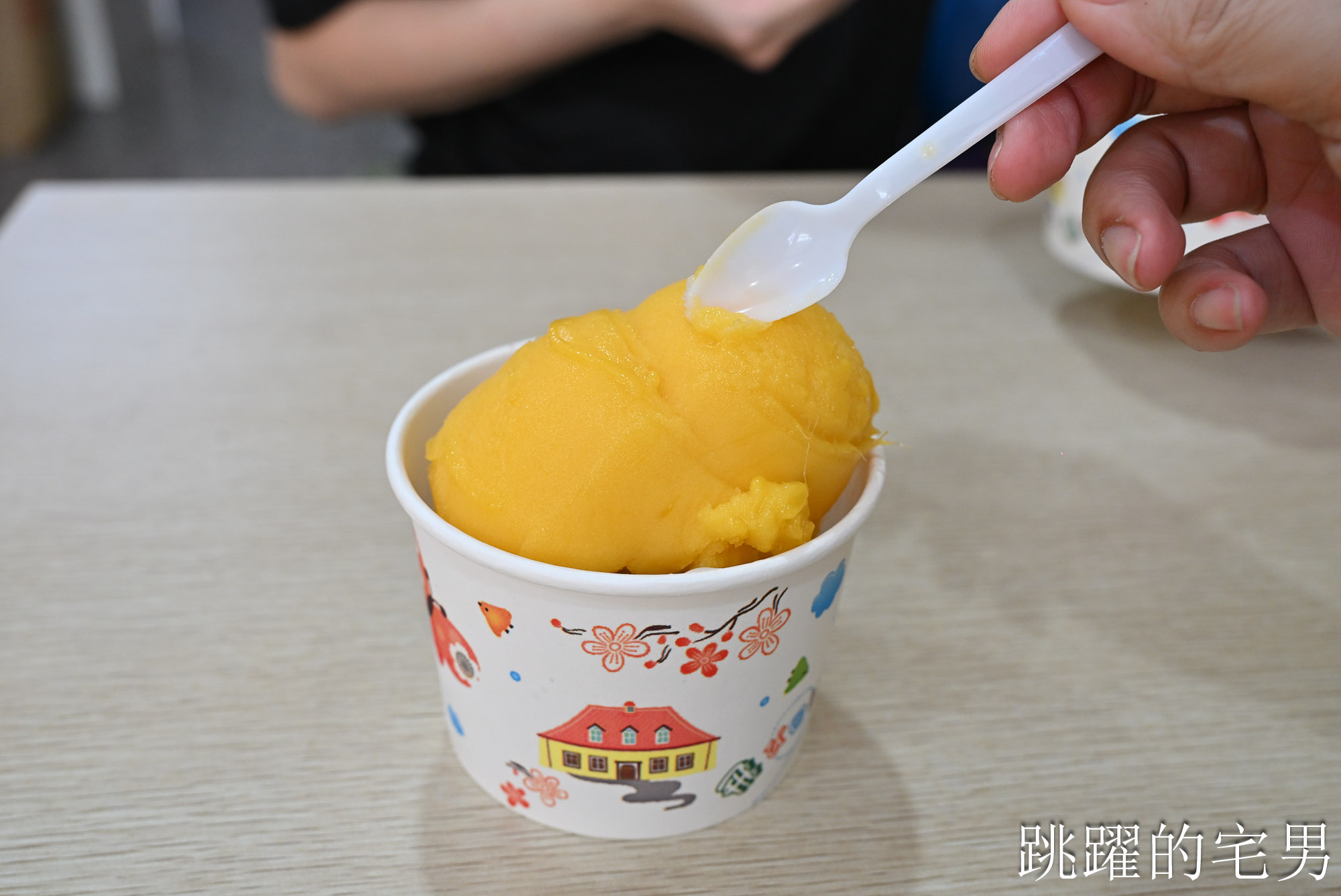 [花蓮美食]周家綿綿冰-被美髮材料行耽誤的花蓮冰店，完全真材實料綿綿冰！超級愛芒果、芋頭，花蓮必吃冰店!