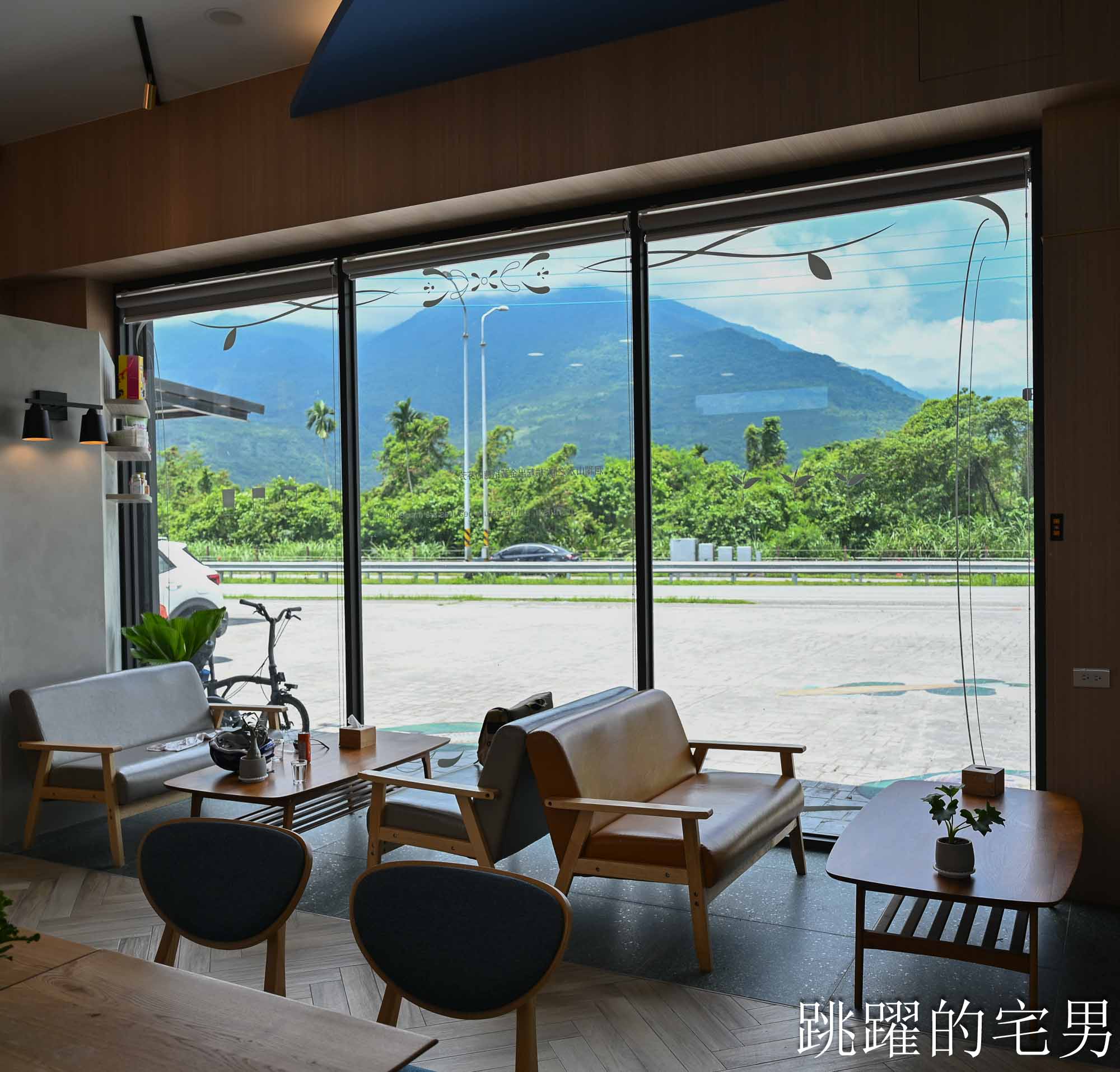[瑞穗咖啡廳]縱谷耘穗咖啡廳-稻浪旁靜謐咖啡廳，濃郁蜜香柚花茶鬆餅、紅茶奶酪超厲害，農會就是最狂供應商，用料直接下好下滿！瑞穗伴手禮推薦