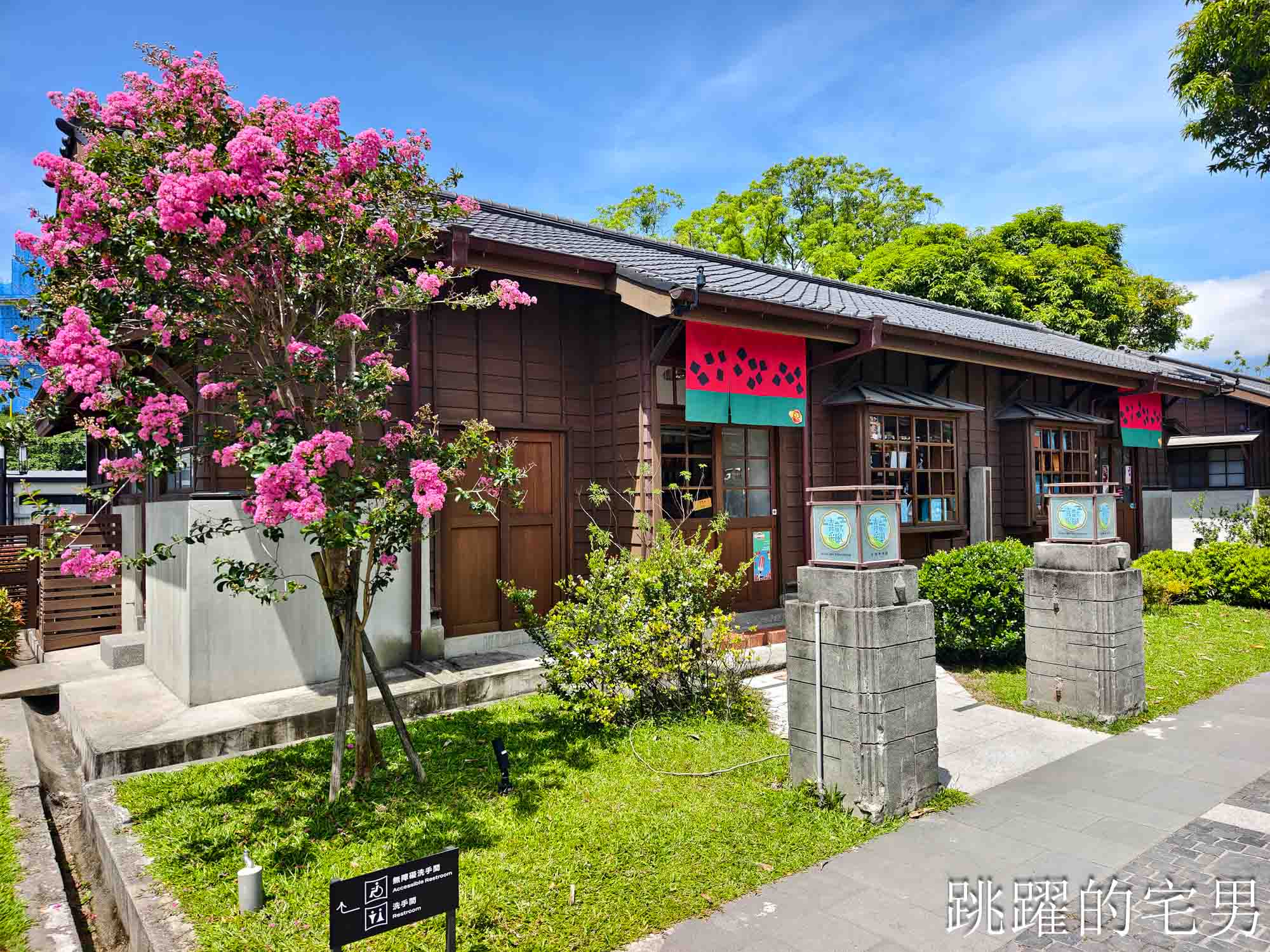 花蓮旅遊3天2夜懶人包 ! 宛如歐洲的花蓮景點你去過嗎?  還有五月天指定、台灣故宮都有聯名的花蓮伴手禮! 花蓮美食民宿懶人包