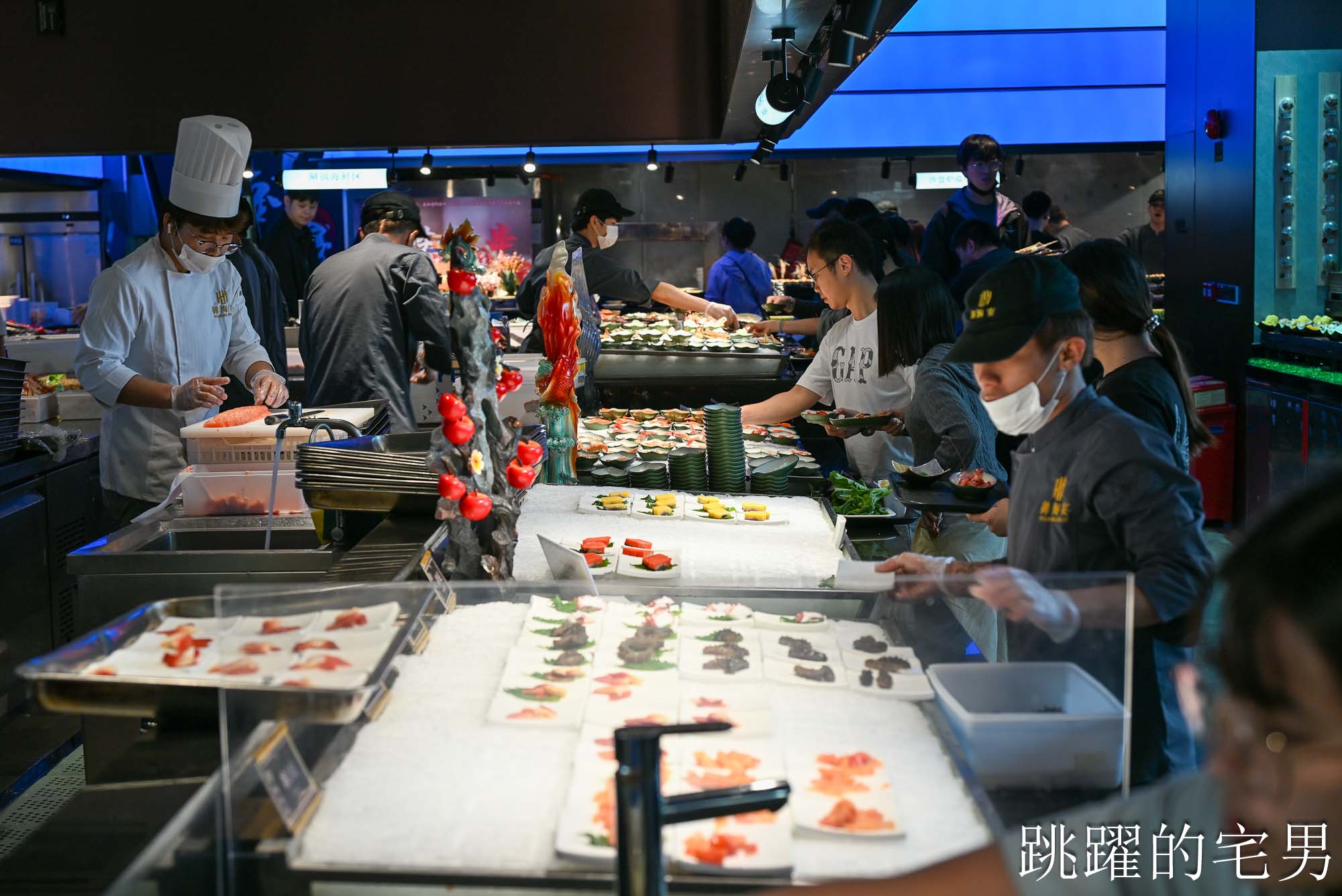 最狂廣州吃到飽！銘門御海宴 30公尺活海鮮水道任你撈，鮪魚解體秀、烤榴槤暢吃