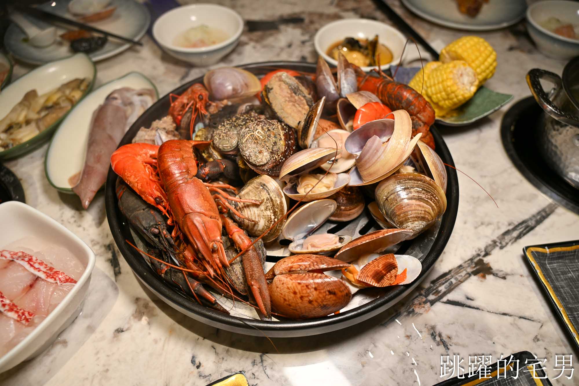 最狂廣州吃到飽!銘門御海宴 30公尺活海鮮水道任你撈,鮪魚解體秀、烤榴槤暢吃 最狂廣州吃到飽!銘門御海宴 30公尺活海鮮水道任你撈,鮪魚解體秀、烤榴槤暢吃