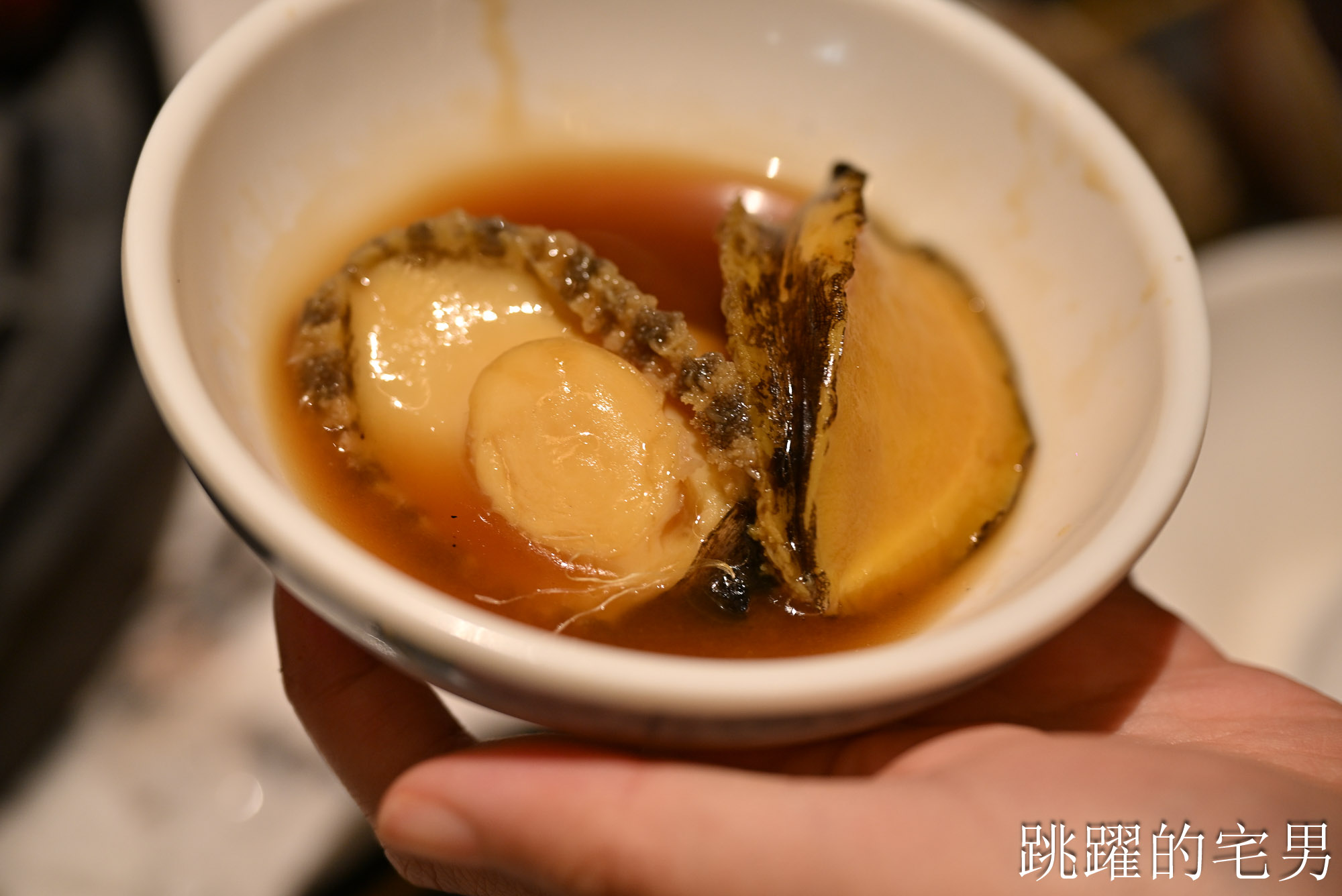 最狂廣州吃到飽！銘門御海宴 30公尺活海鮮水道任你撈，鮪魚解體秀、烤榴槤暢吃
