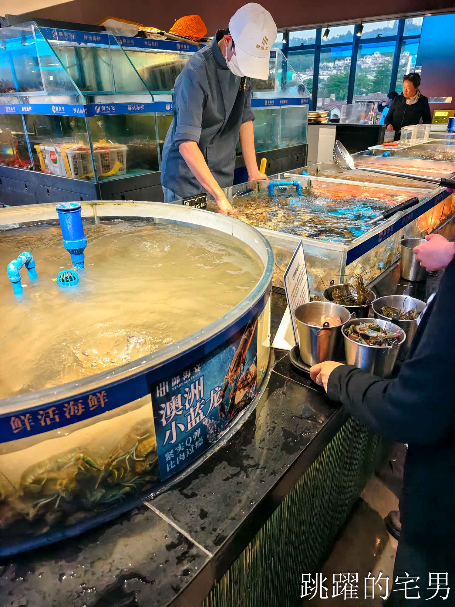 最狂廣州吃到飽!銘門御海宴 30公尺活海鮮水道任你撈,鮪魚解體秀、烤榴槤暢吃 最狂廣州吃到飽!銘門御海宴 30公尺活海鮮水道任你撈,鮪魚解體秀、烤榴槤暢吃