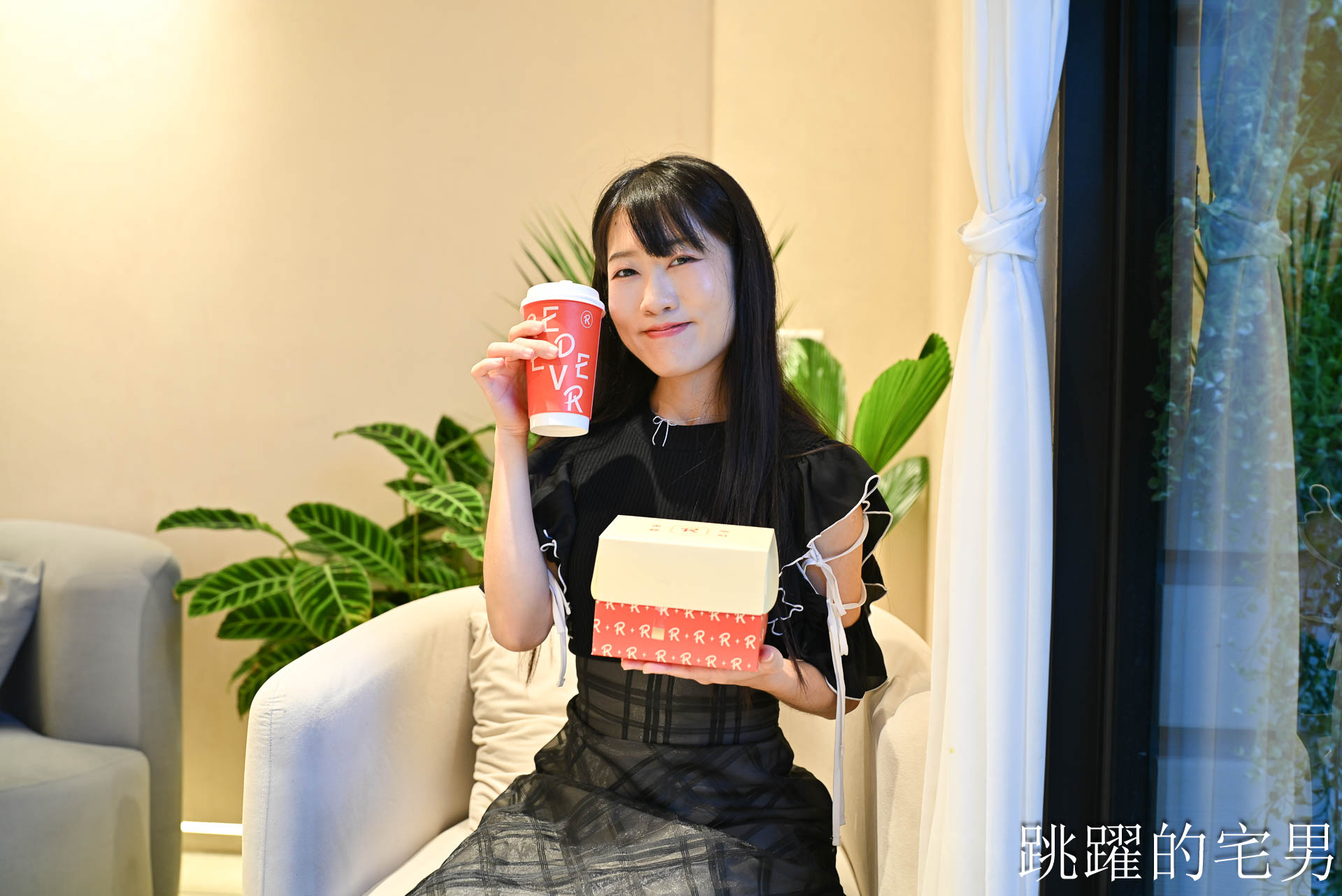[壽豐咖啡廳推薦]常紅蛋糕常紅蛋糕 Redever cake-芒果麻糬泡芙好吃到會想念，珍珠泰奶蛋塔令人驚艷! 花蓮甜點推薦