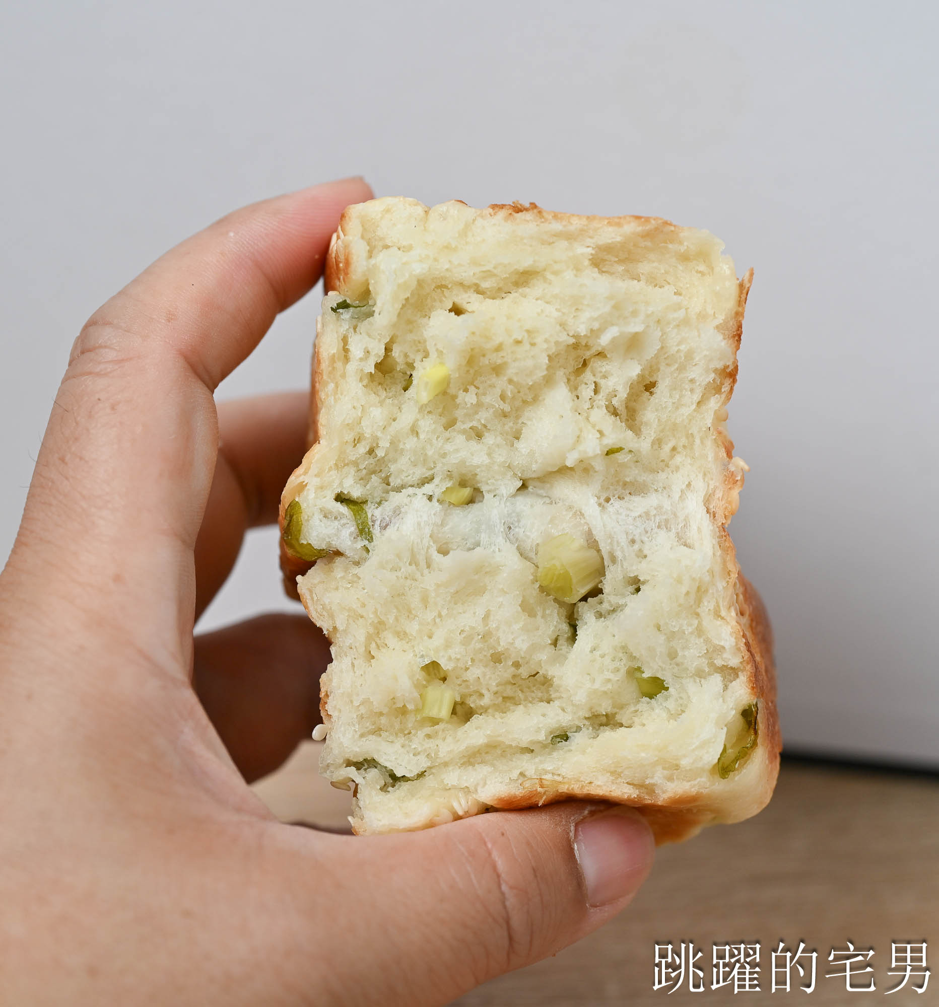 [花蓮美食推薦]雷記饅頭-連吃3天? 30種口味真的吃不完!  限量酒釀餅、九層塔烙餅必吃! 花蓮老麵包子推薦竹筍包