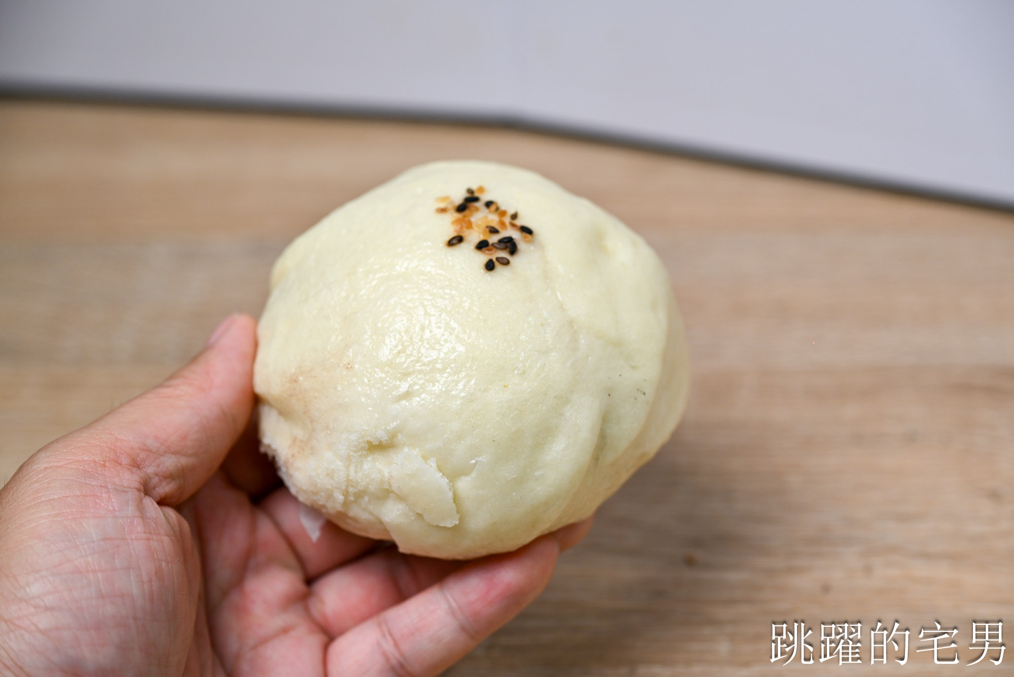 [花蓮美食推薦]雷記饅頭-連吃3天? 30種口味真的吃不完!  限量酒釀餅、九層塔烙餅必吃! 花蓮老麵包子推薦竹筍包