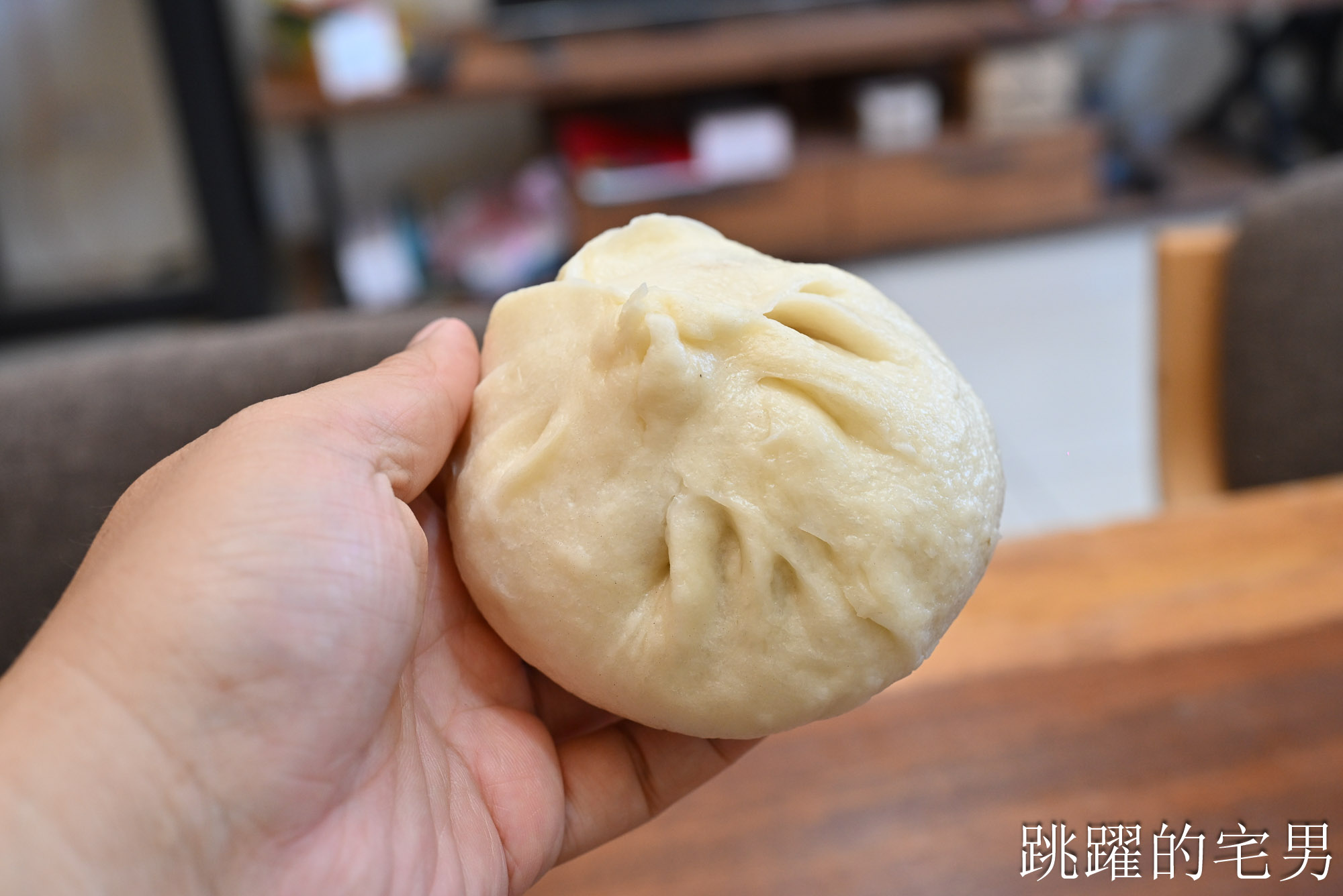 [花蓮美食推薦]雷記饅頭-連吃3天? 30種口味真的吃不完!  限量酒釀餅、九層塔烙餅必吃! 花蓮老麵包子推薦竹筍包