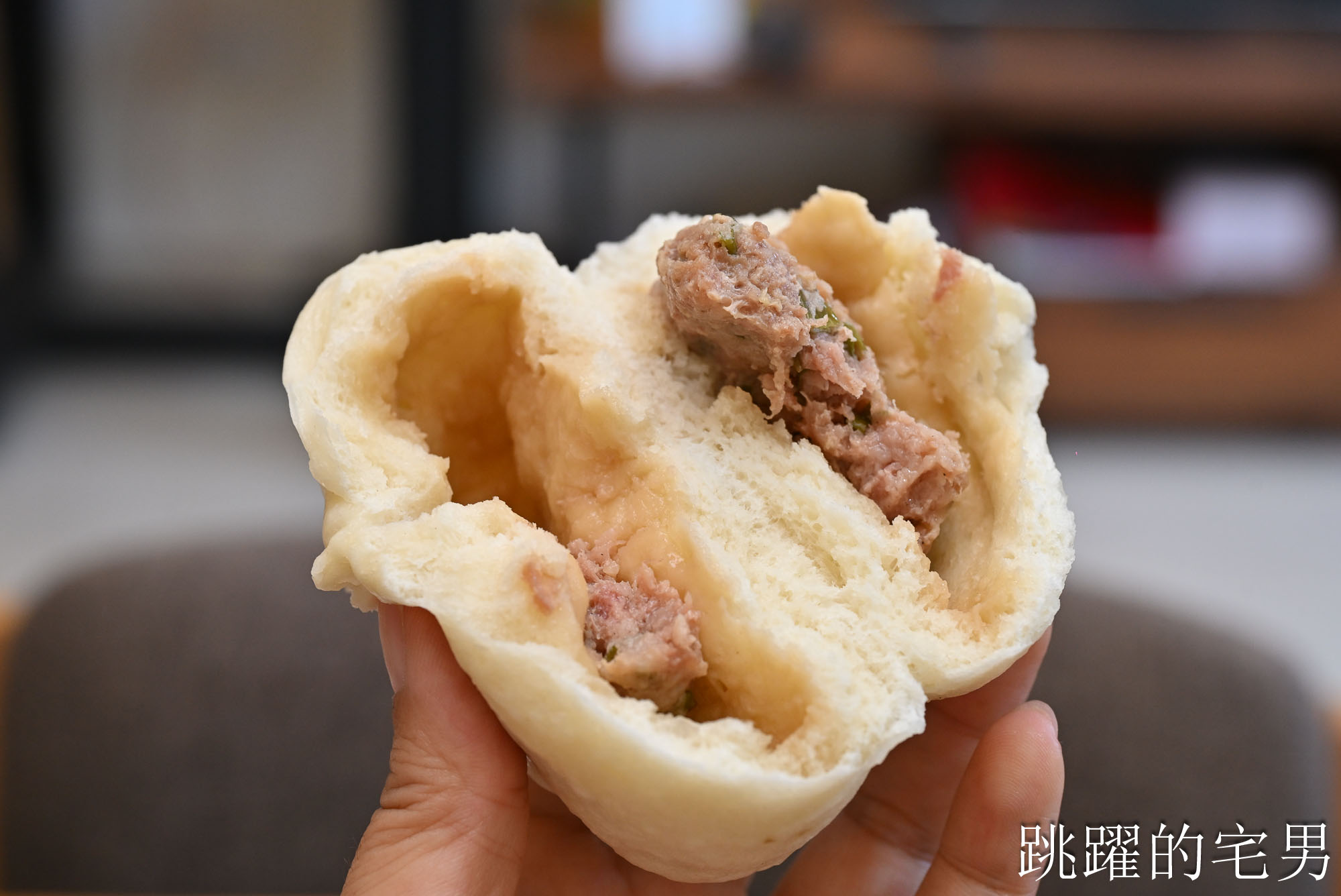[花蓮美食推薦]雷記饅頭-連吃3天? 30種口味真的吃不完!  限量酒釀餅、九層塔烙餅必吃! 花蓮老麵包子推薦竹筍包