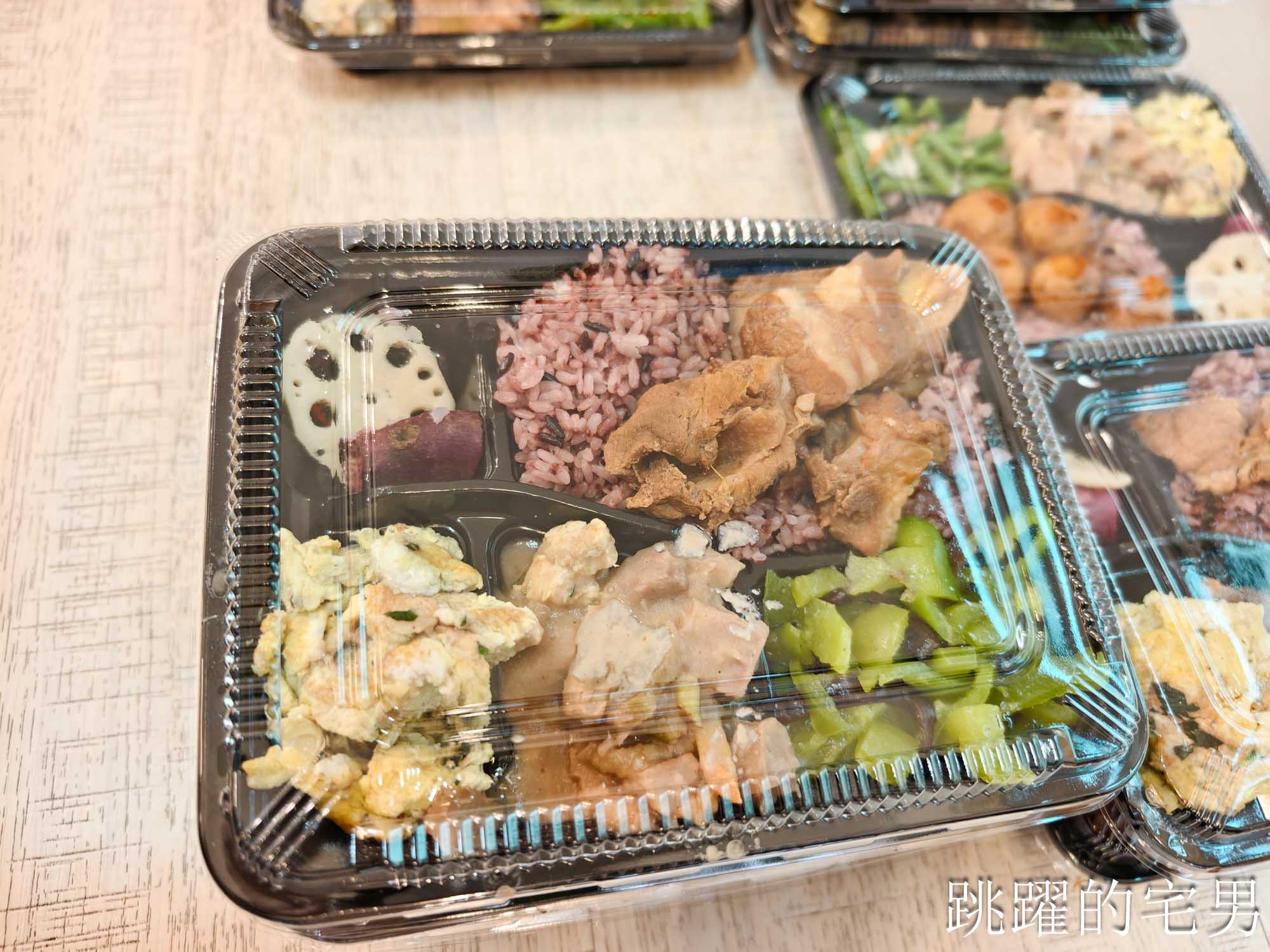 [花蓮美食推薦]雷記饅頭-連吃3天? 30種口味真的吃不完!  限量酒釀餅、九層塔烙餅必吃! 花蓮老麵包子推薦竹筍包
